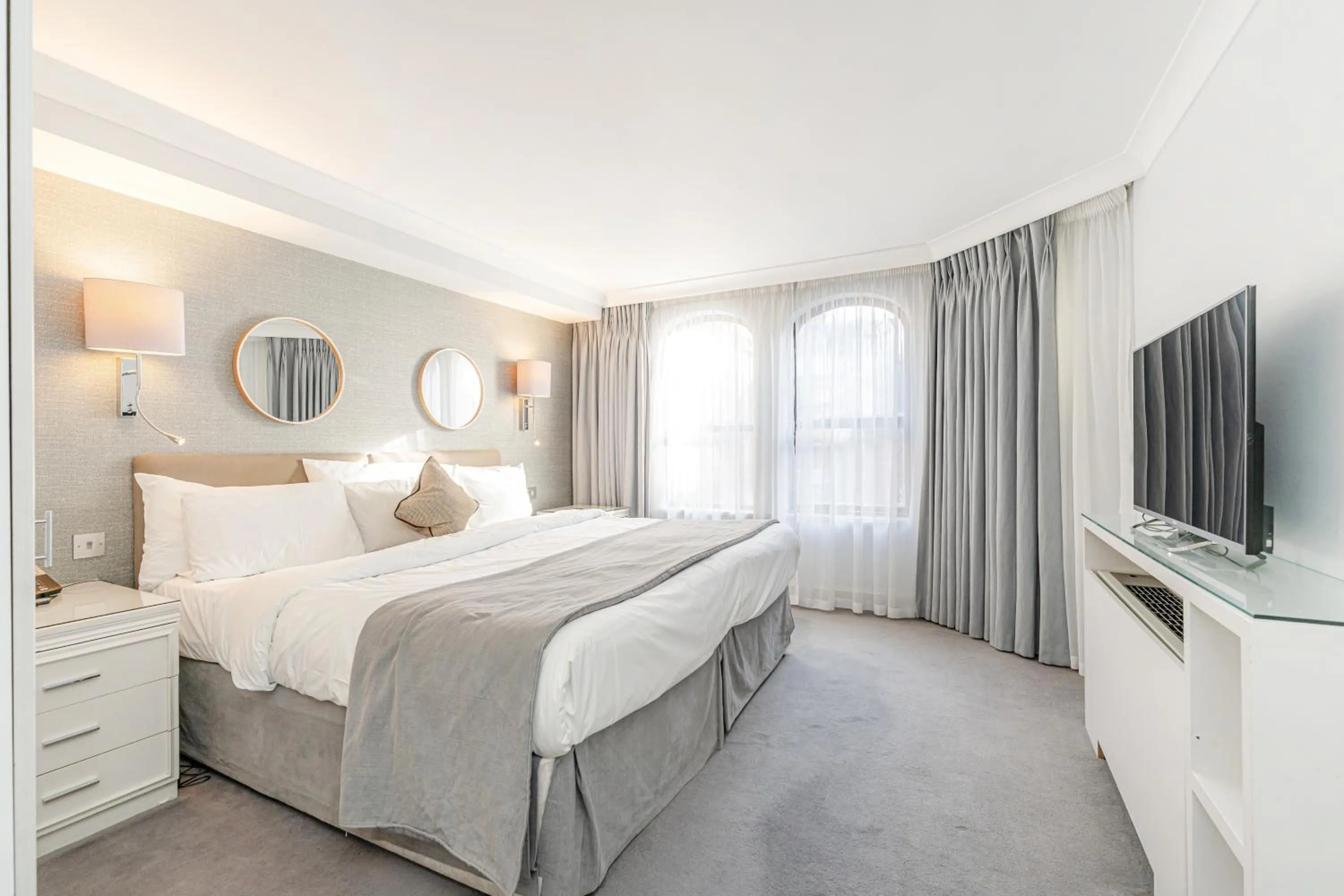 Bedroom, Bed in Mayfair House