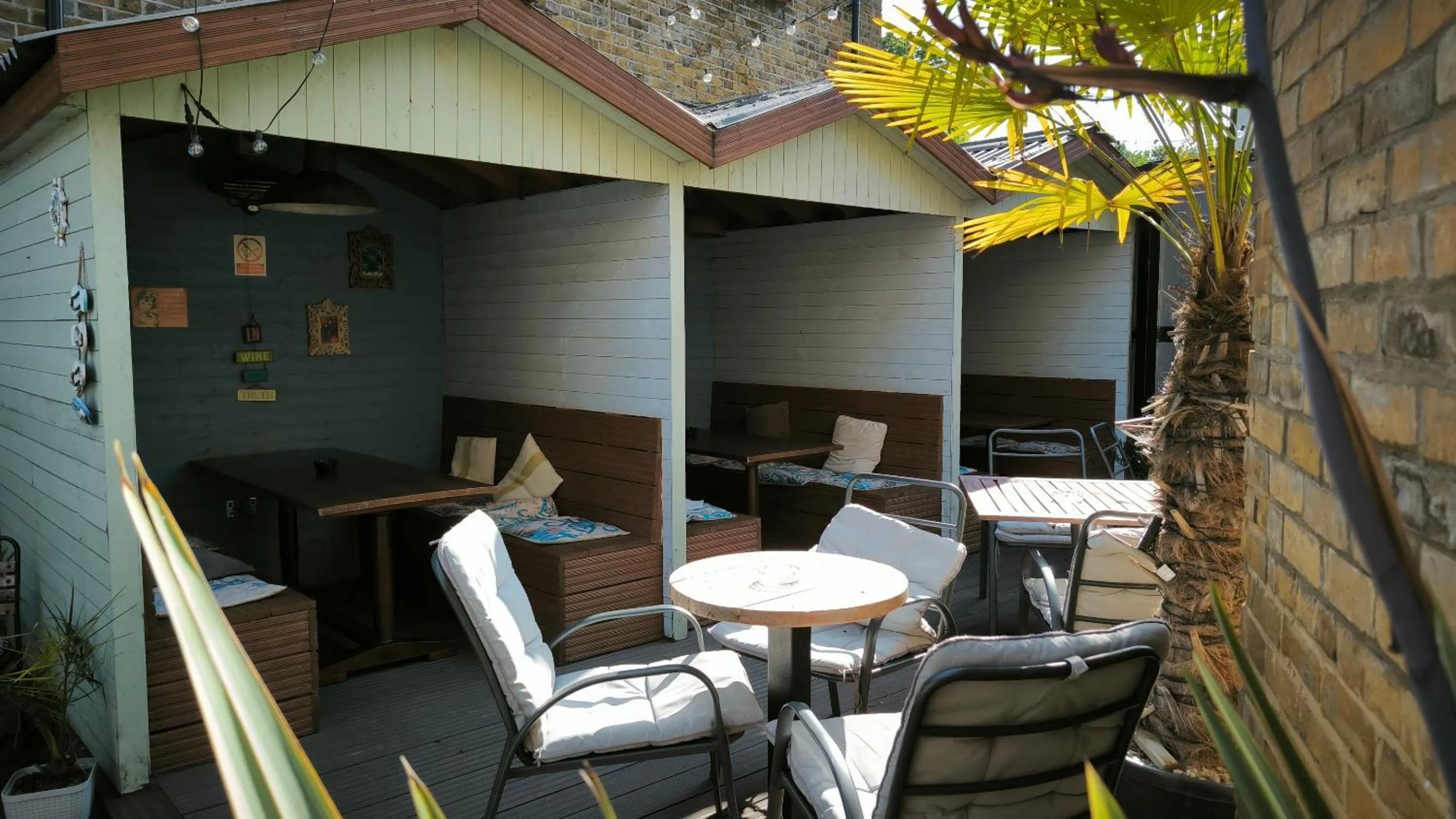 Seating area in OYO The Kilburn Arms