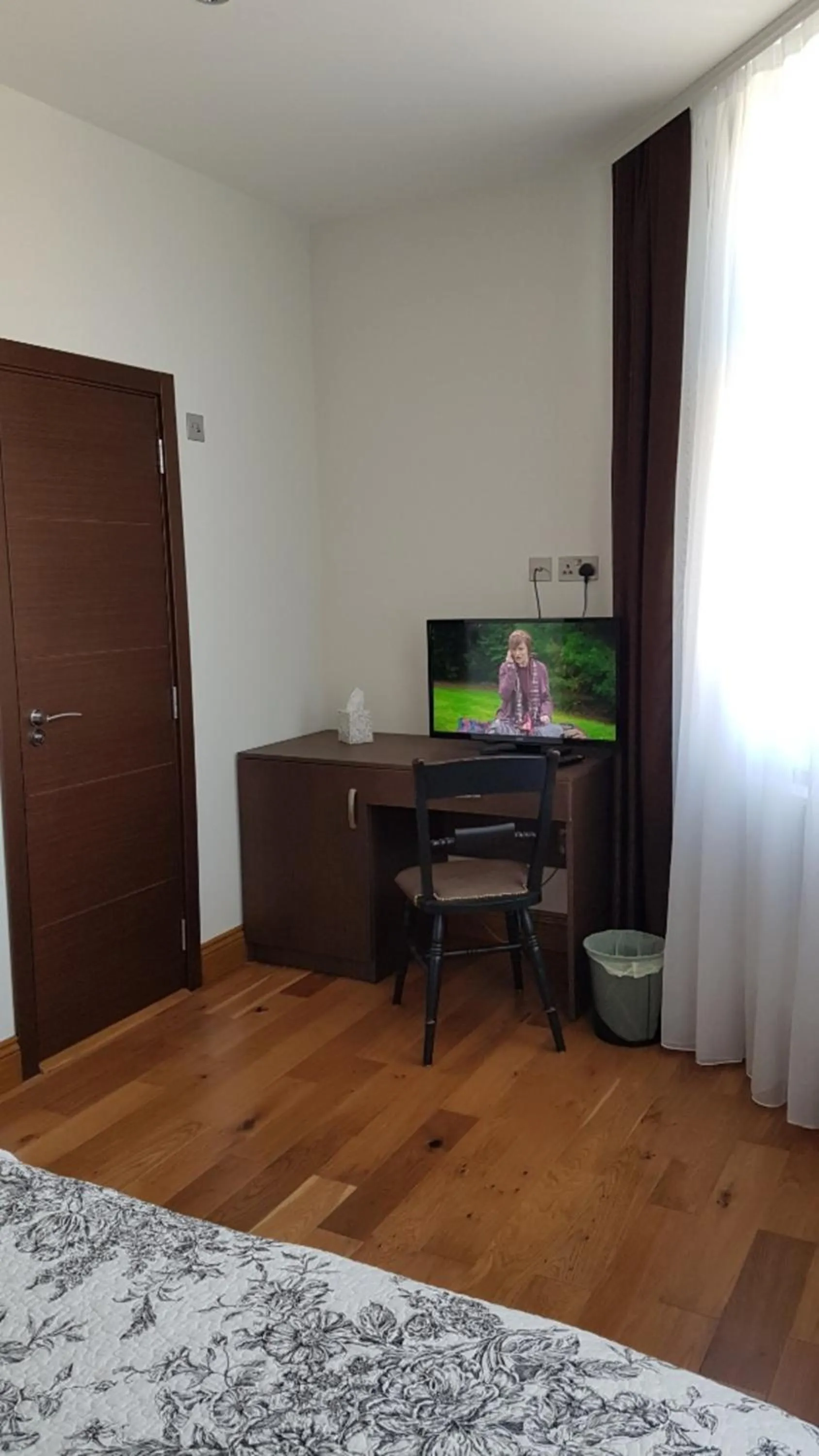 Photo of the whole room, Bed in OYO The Kilburn Arms