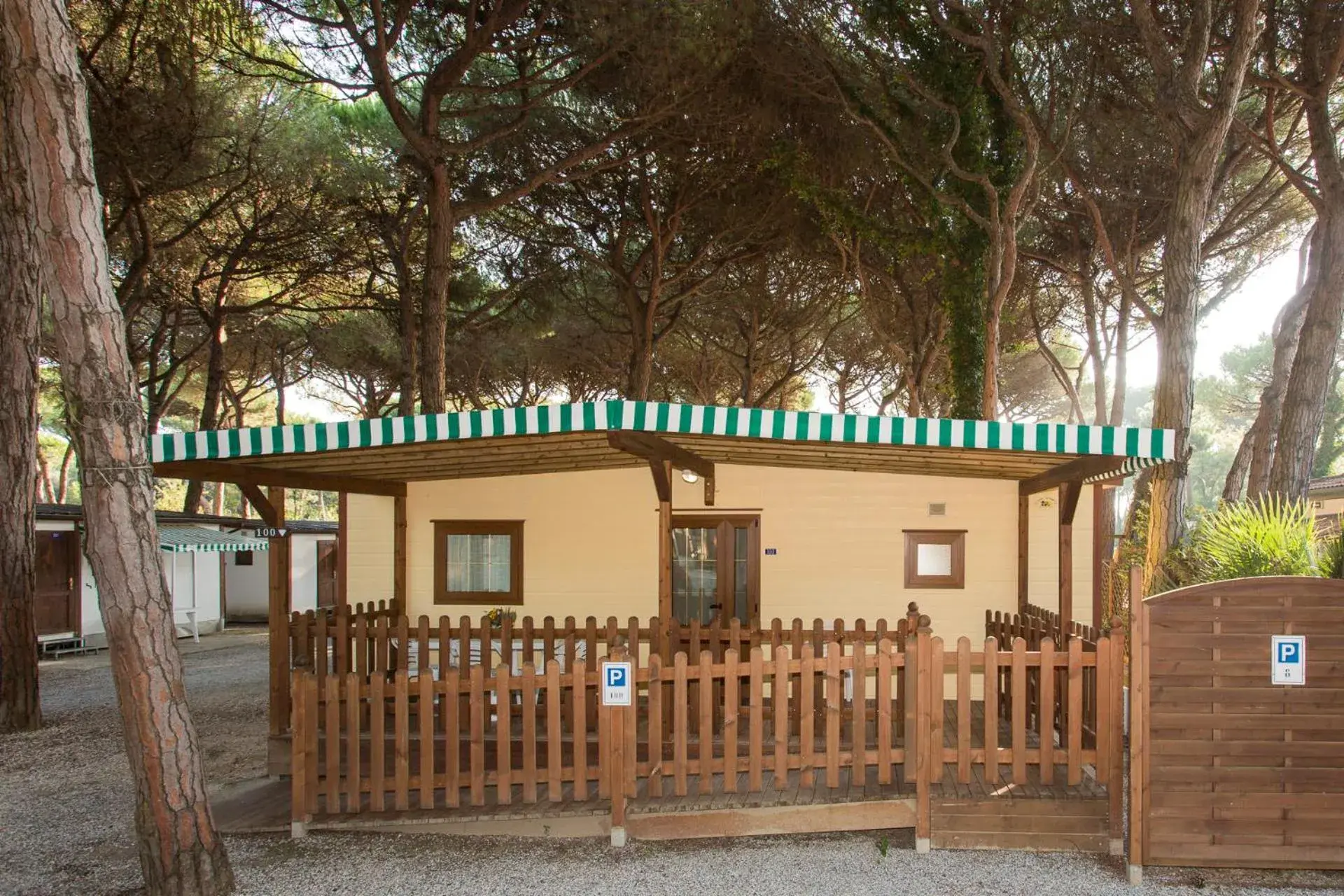Property building in Club del Sole Rivaverde Easy Camping Village Property building in Club del Sole Rivaverde Easy Camping Village