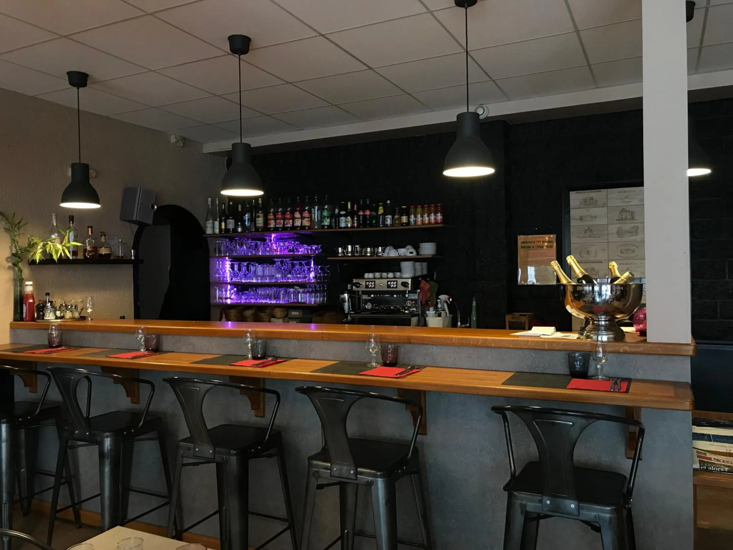 Lounge or bar in Hotel du Centre - Restaurant le P'tit Gourmet