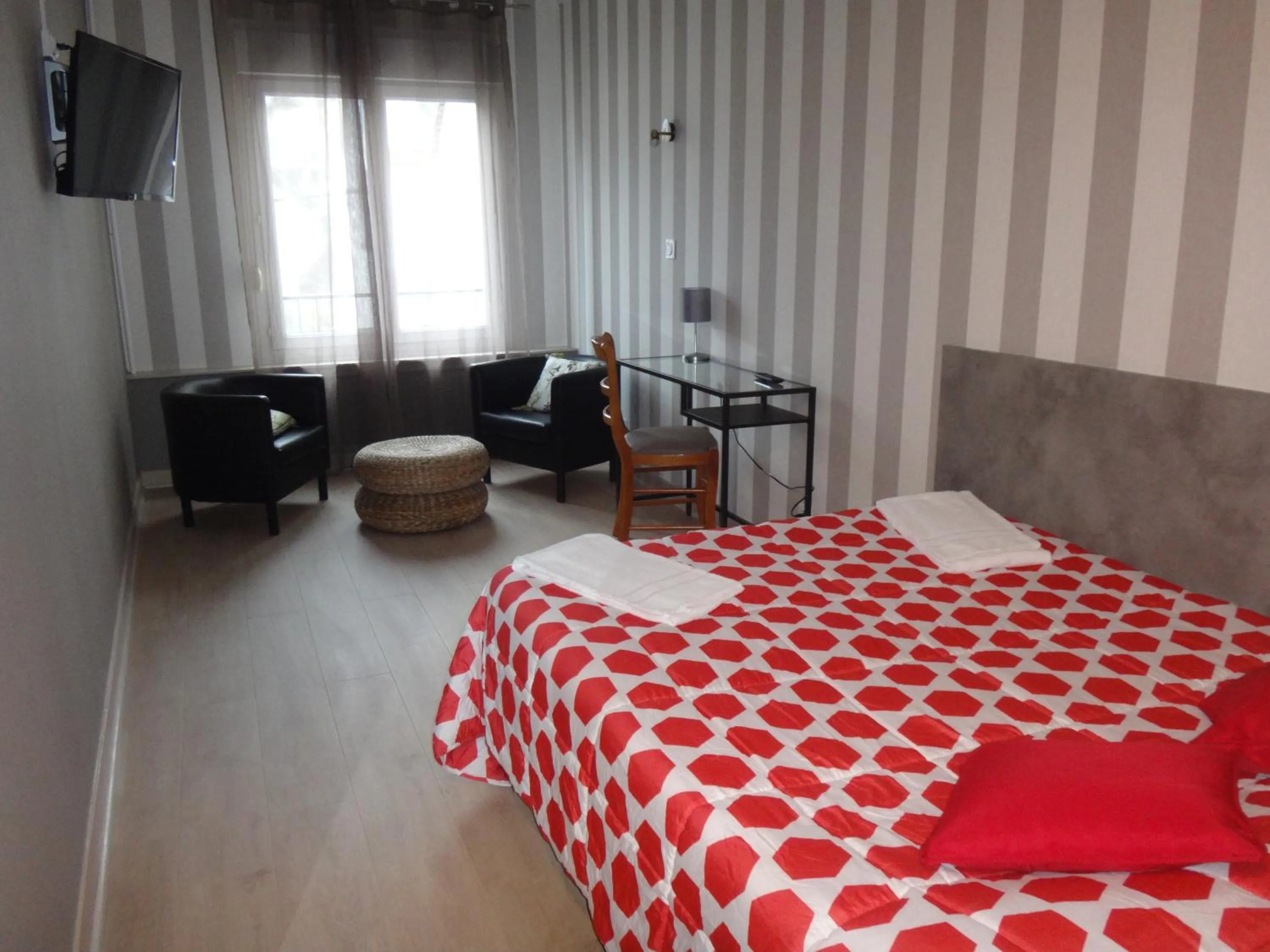 Bed in Hotel du Centre - Restaurant le P'tit Gourmet