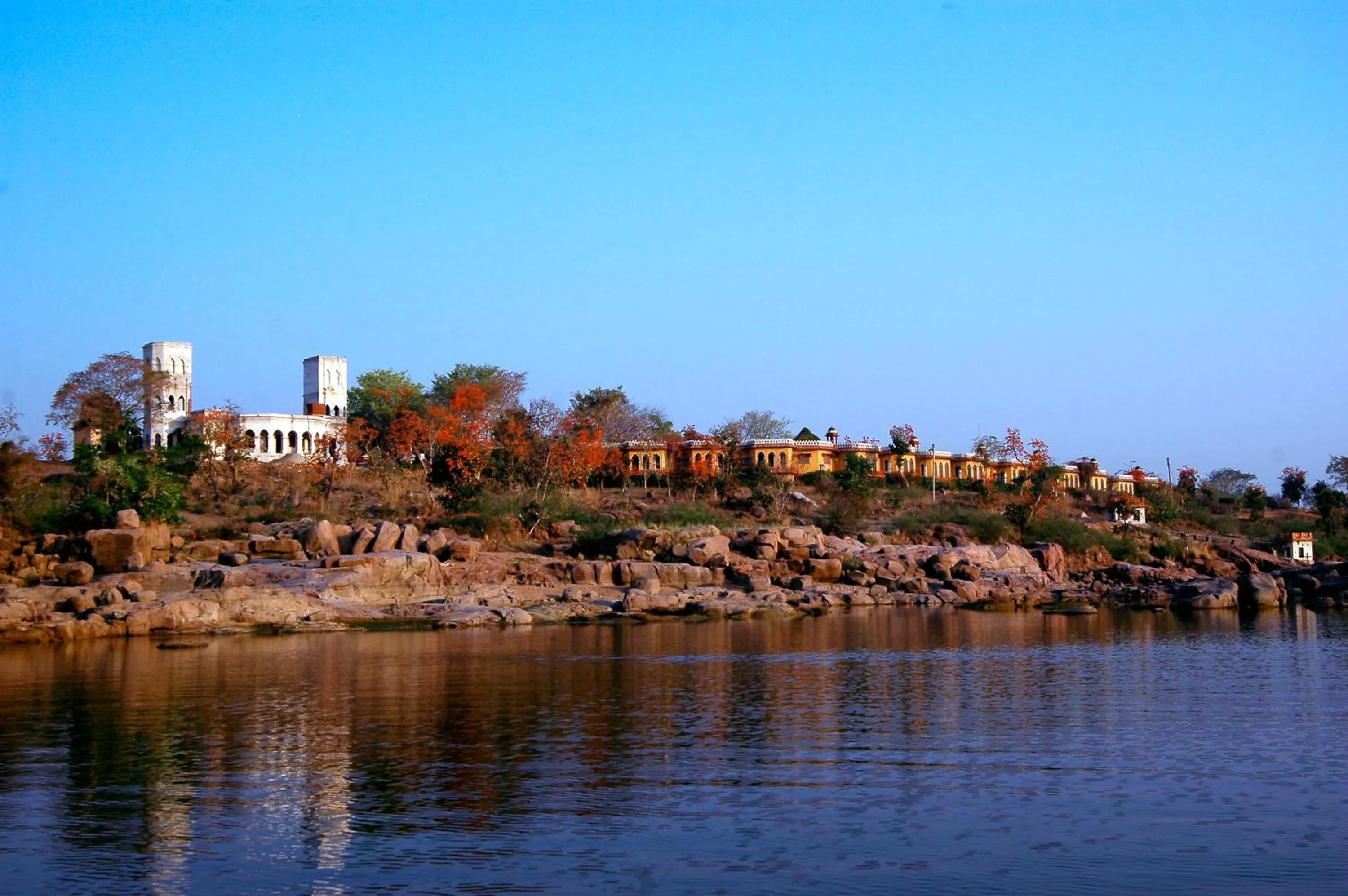 Area and facilities in Bundelkhand Riverside