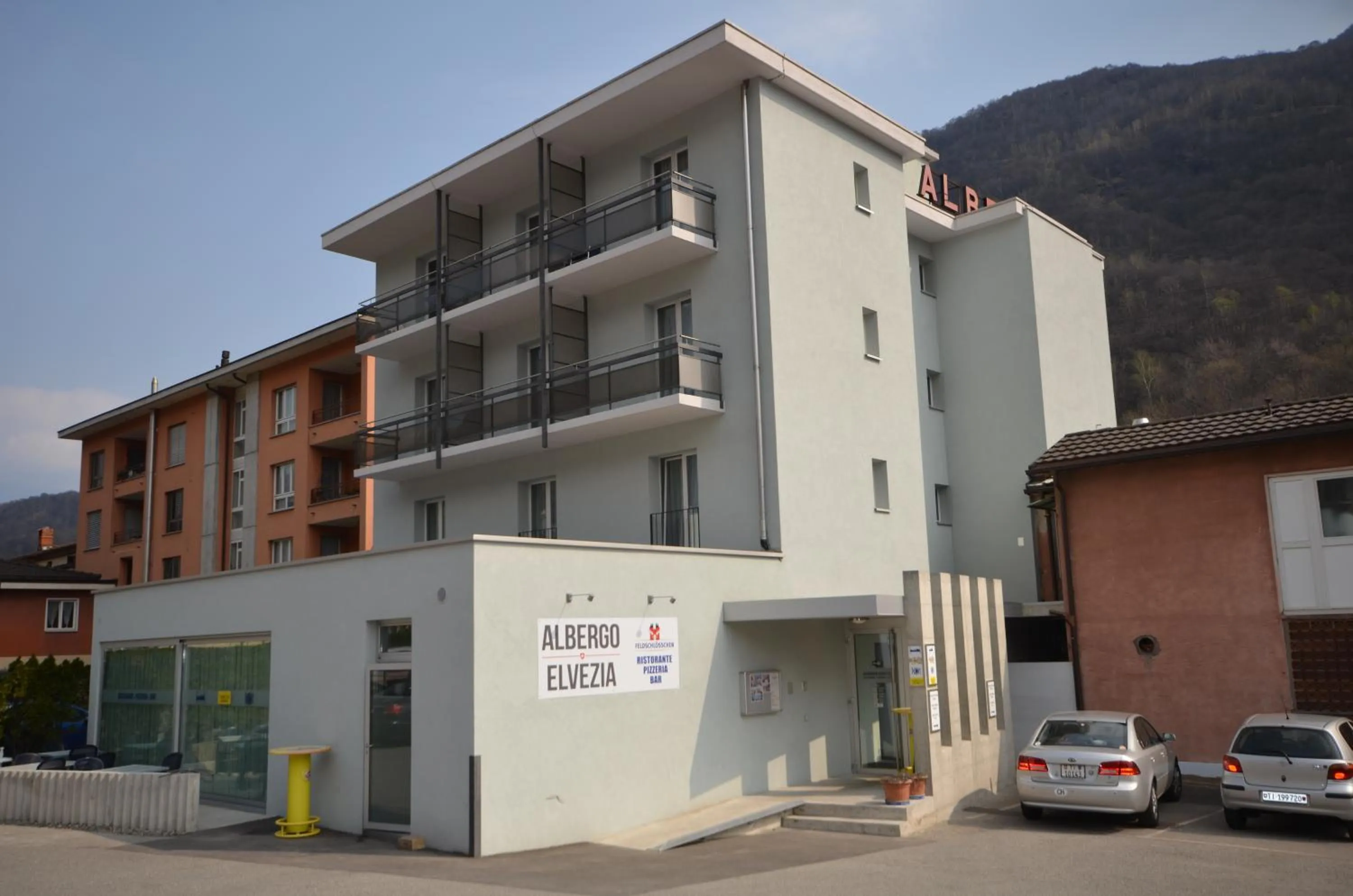 Facade/entrance in Albergo Elvezia