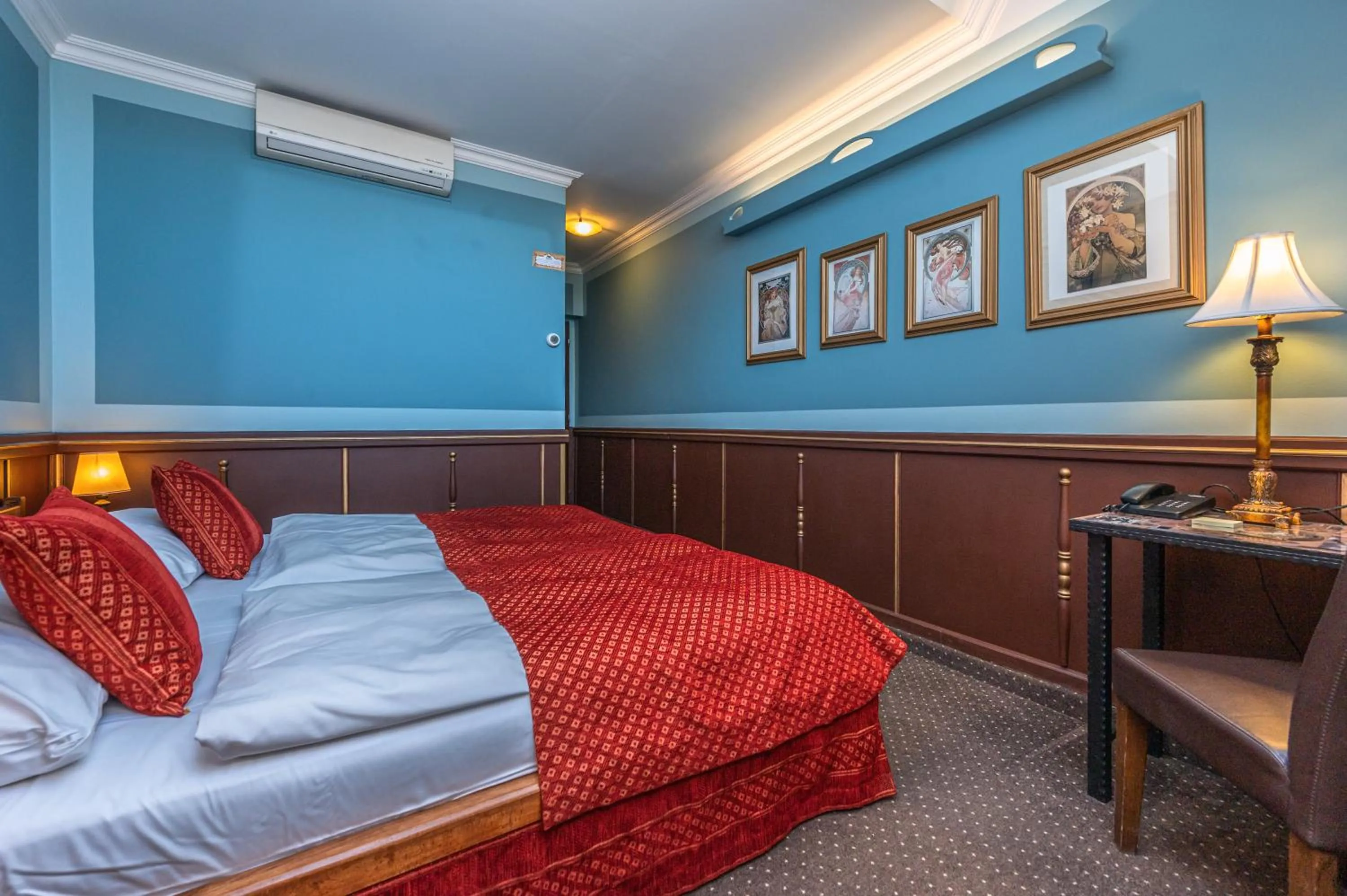 Bedroom, Bed in Hotel Hastal Prague Old Town