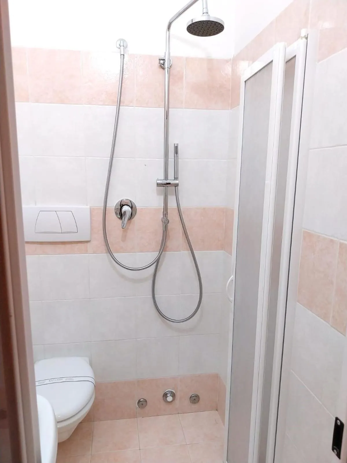 Shower in Hotel Angela