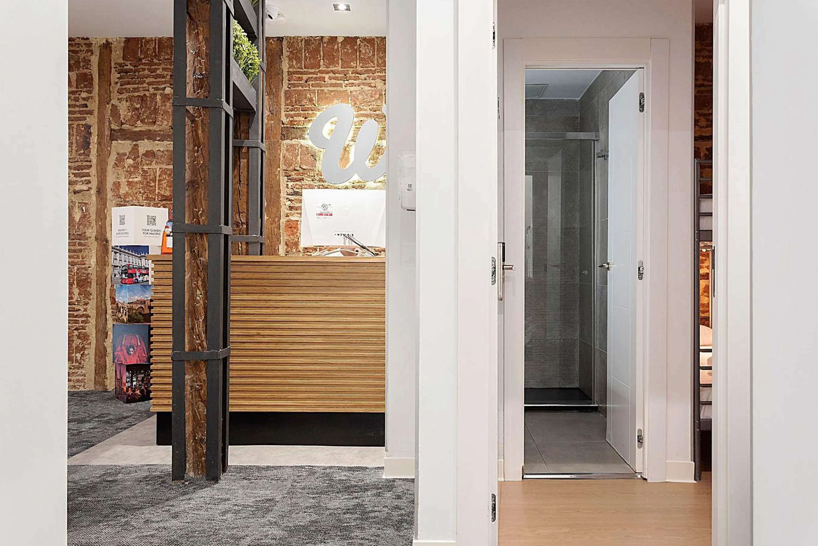 Lobby or reception in Woohoo Rooms Chueca