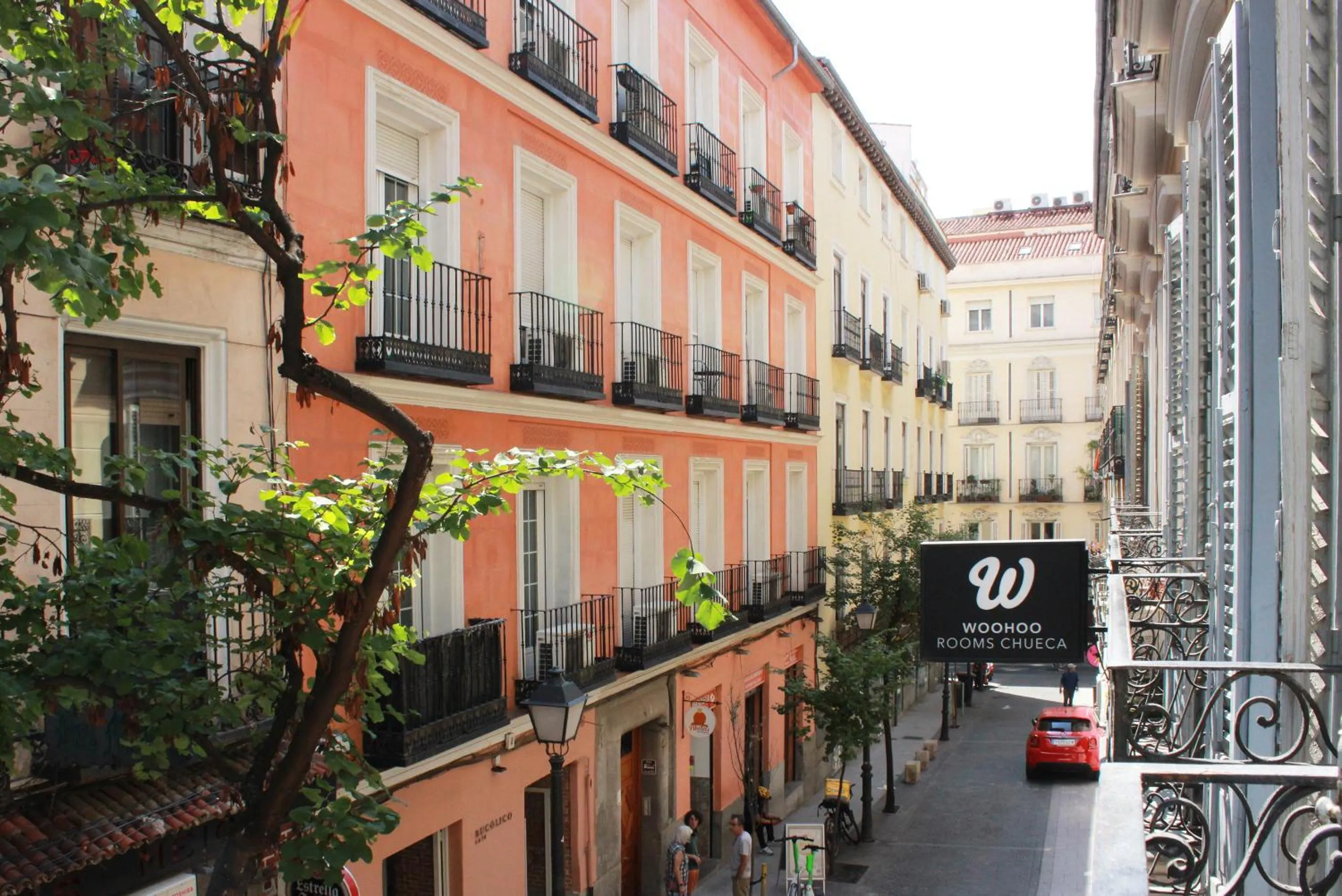 Property building in Woohoo Rooms Chueca
