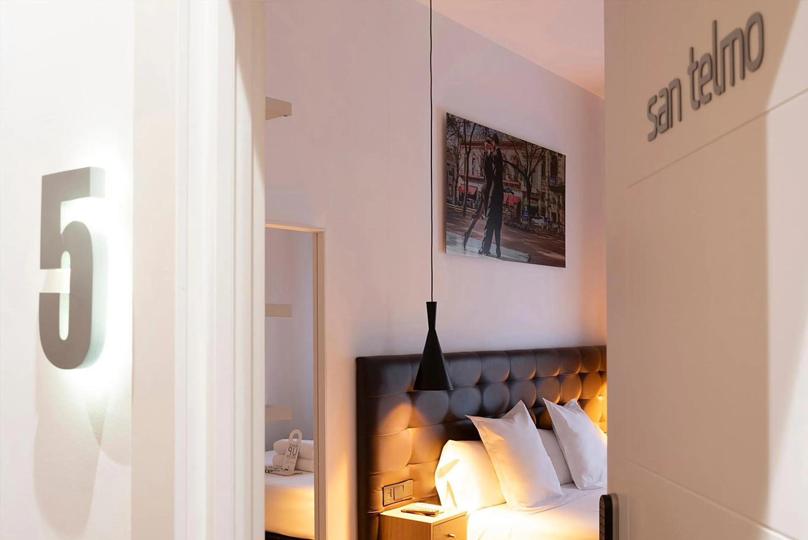 Bed in Woohoo Rooms Chueca