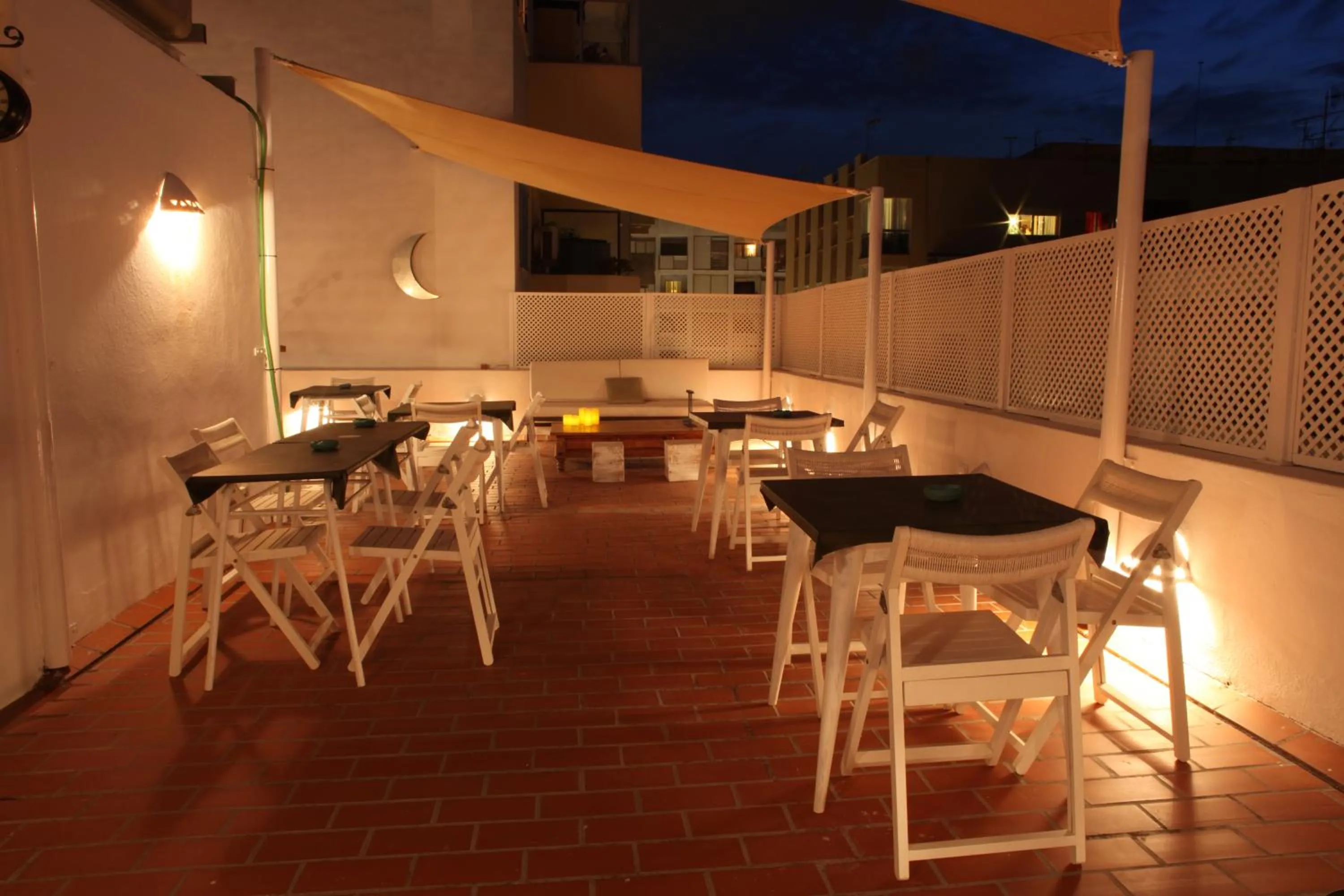 Restaurant/places to eat in Juanita Hostal