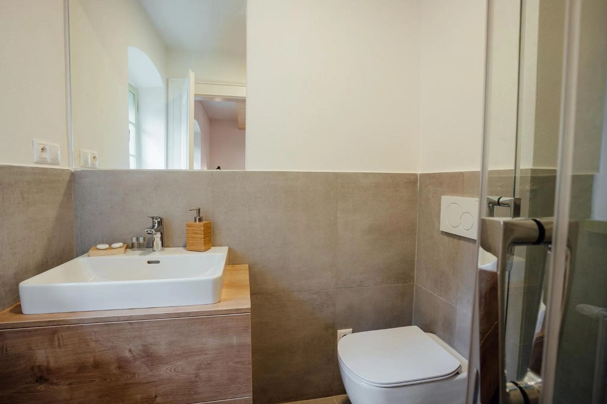 Shower in Resla Residence I, II, & Wellness