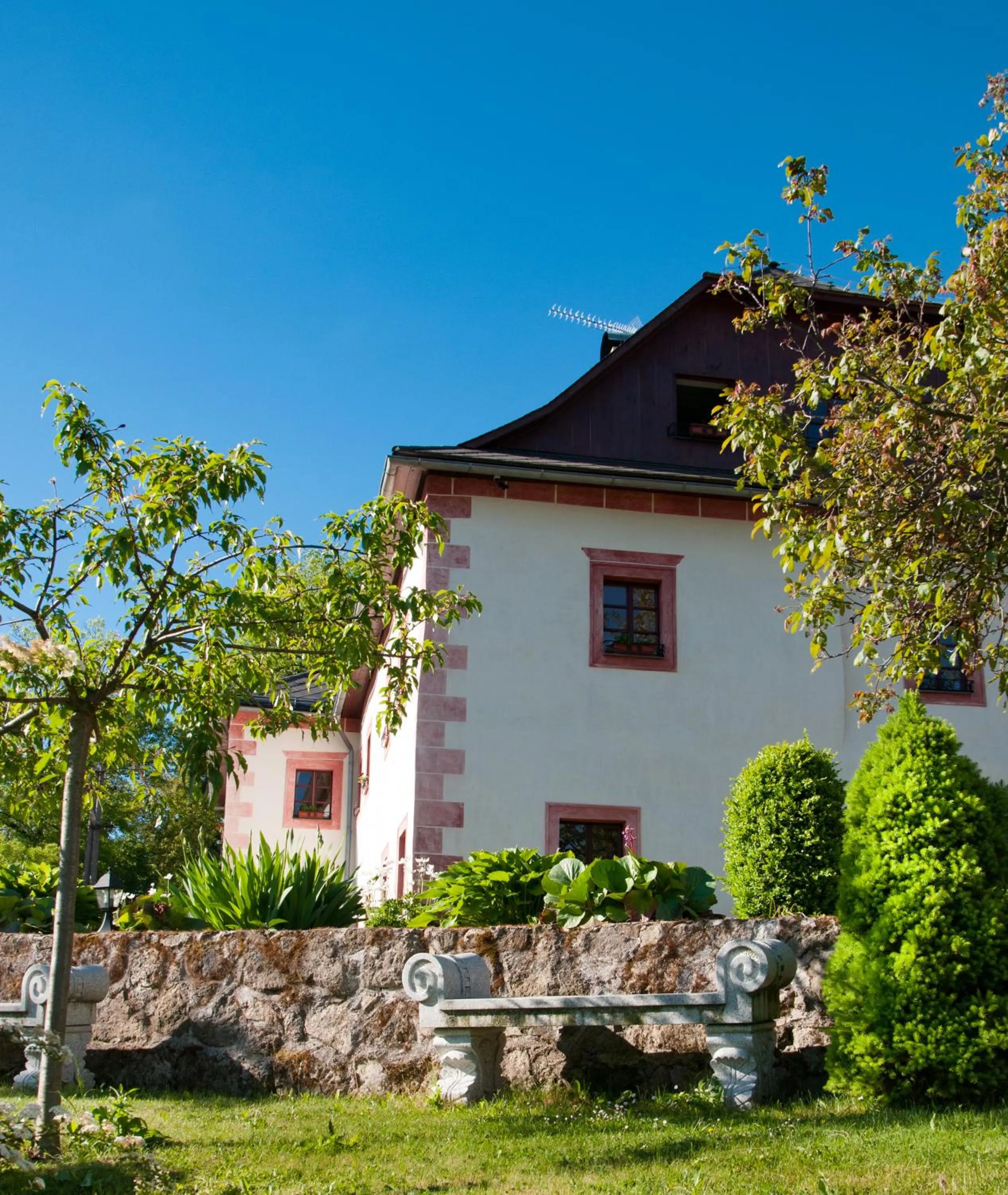 Garden in Resla Residence I, II, & Wellness