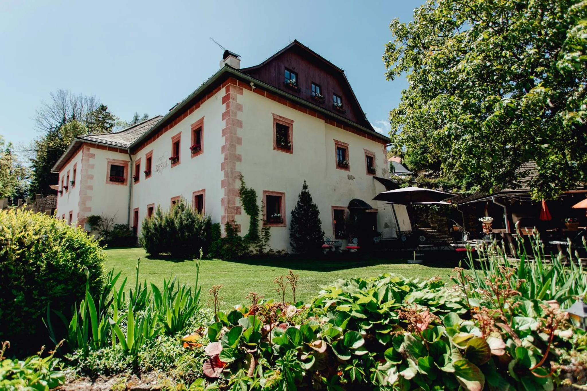 Property building in Resla Residence I, II, & Wellness