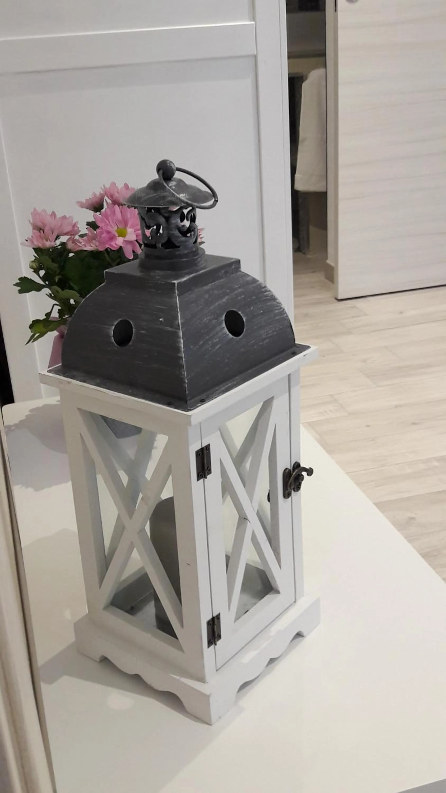 Decorative detail in Reggiolacittàinvisibile B&B