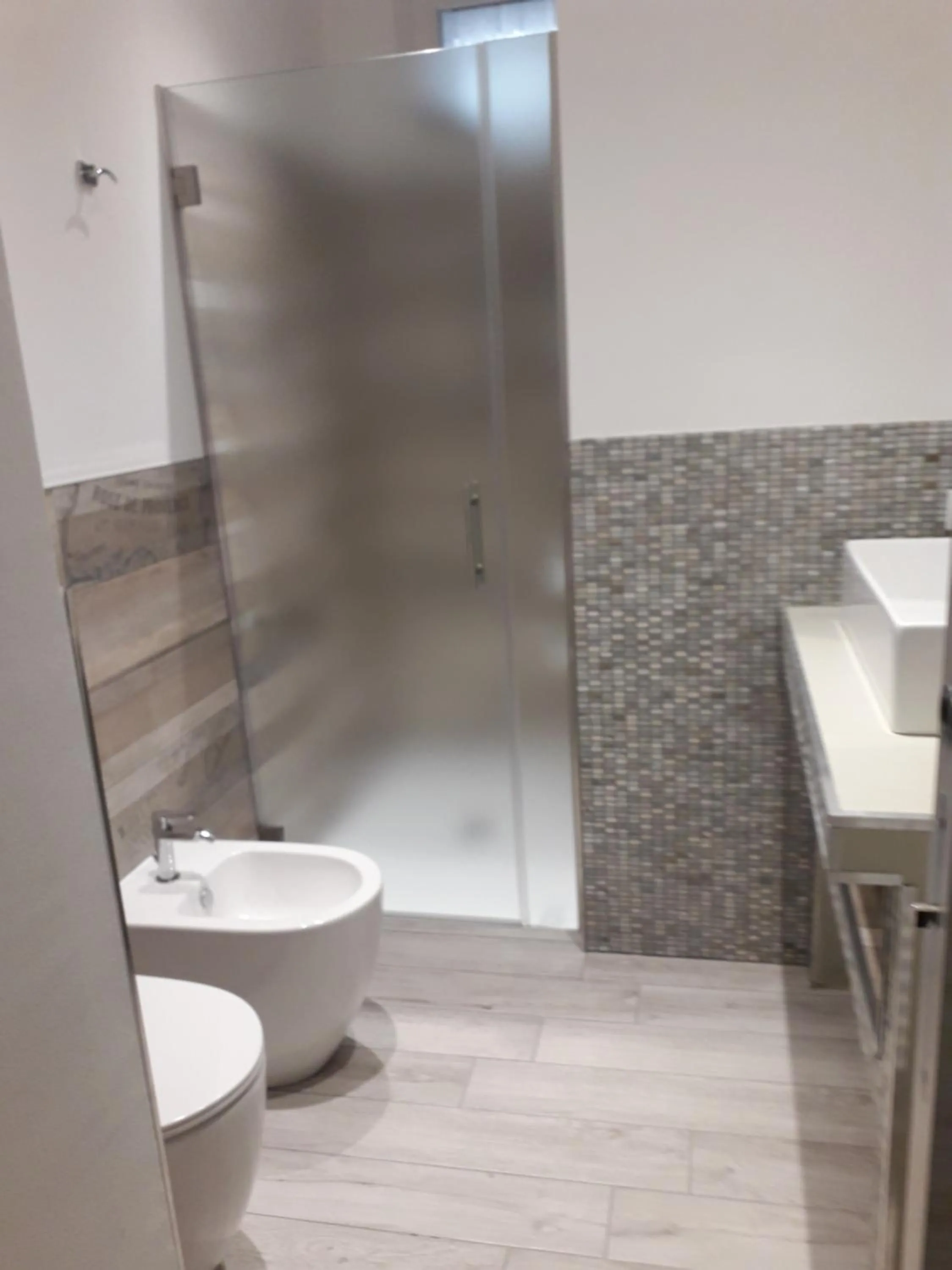 Shower in Reggiolacittàinvisibile B&B