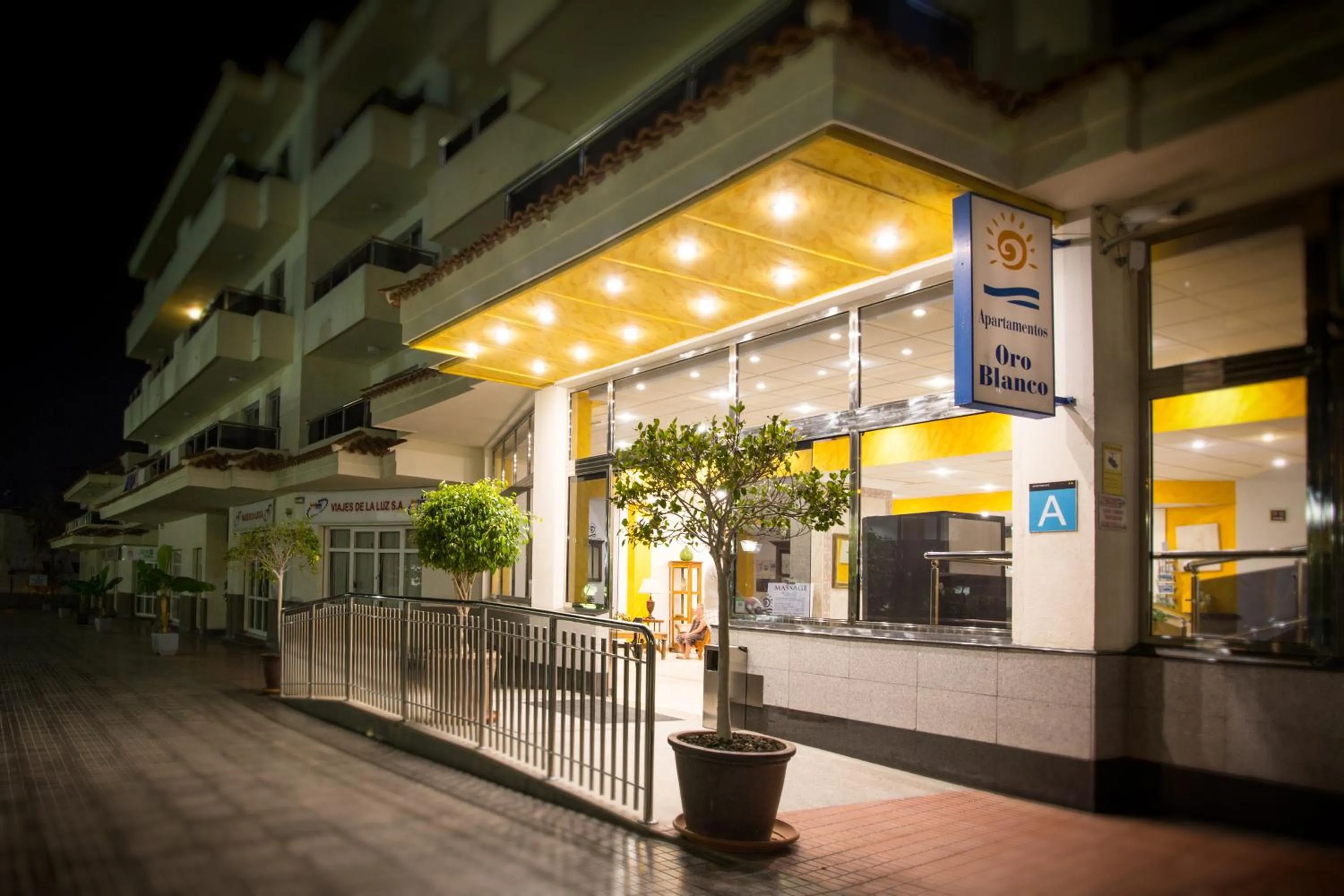 Facade/entrance in Apartamentos Oro Blanco