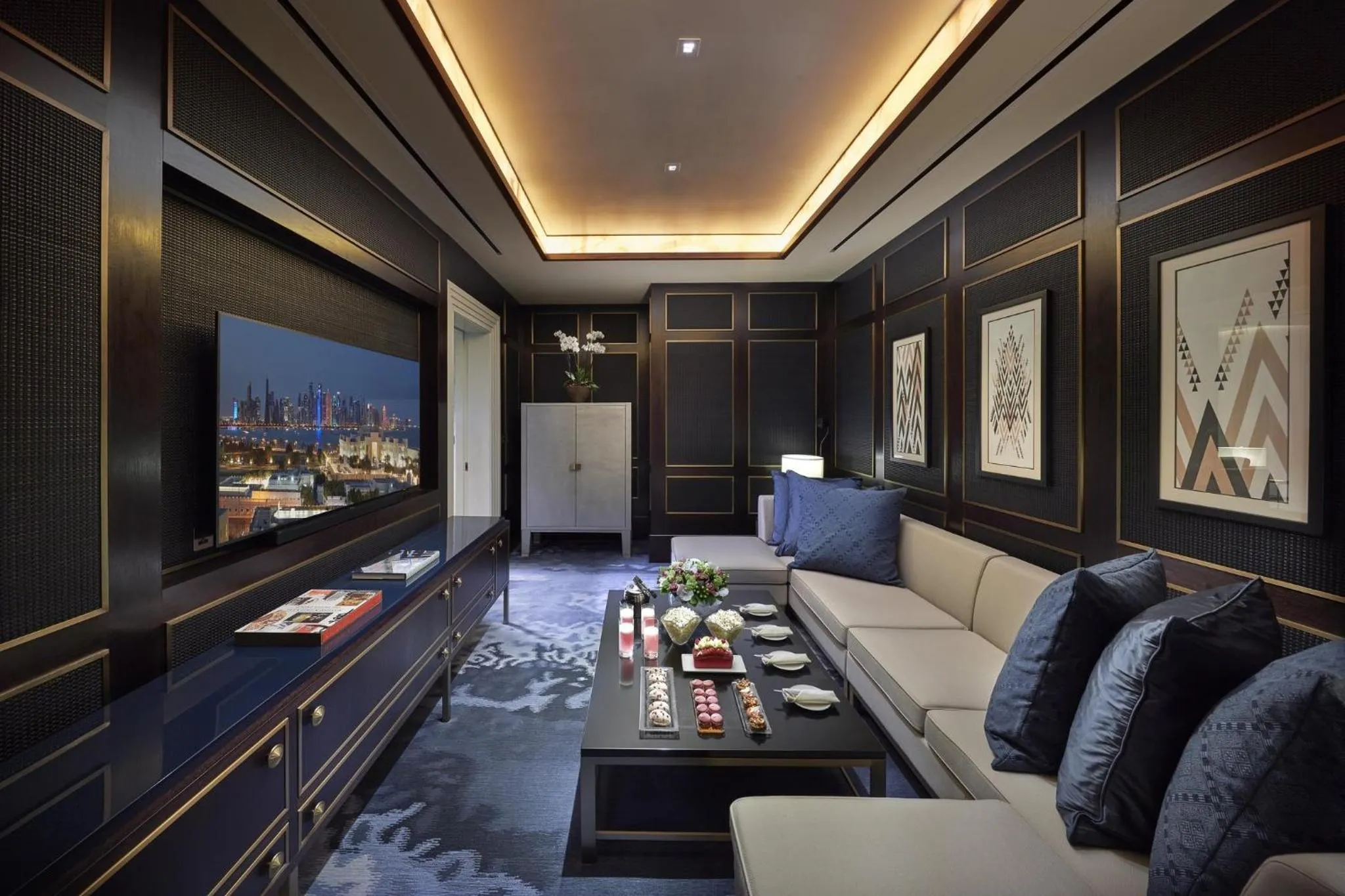 TV and multimedia in Mandarin Oriental, Doha