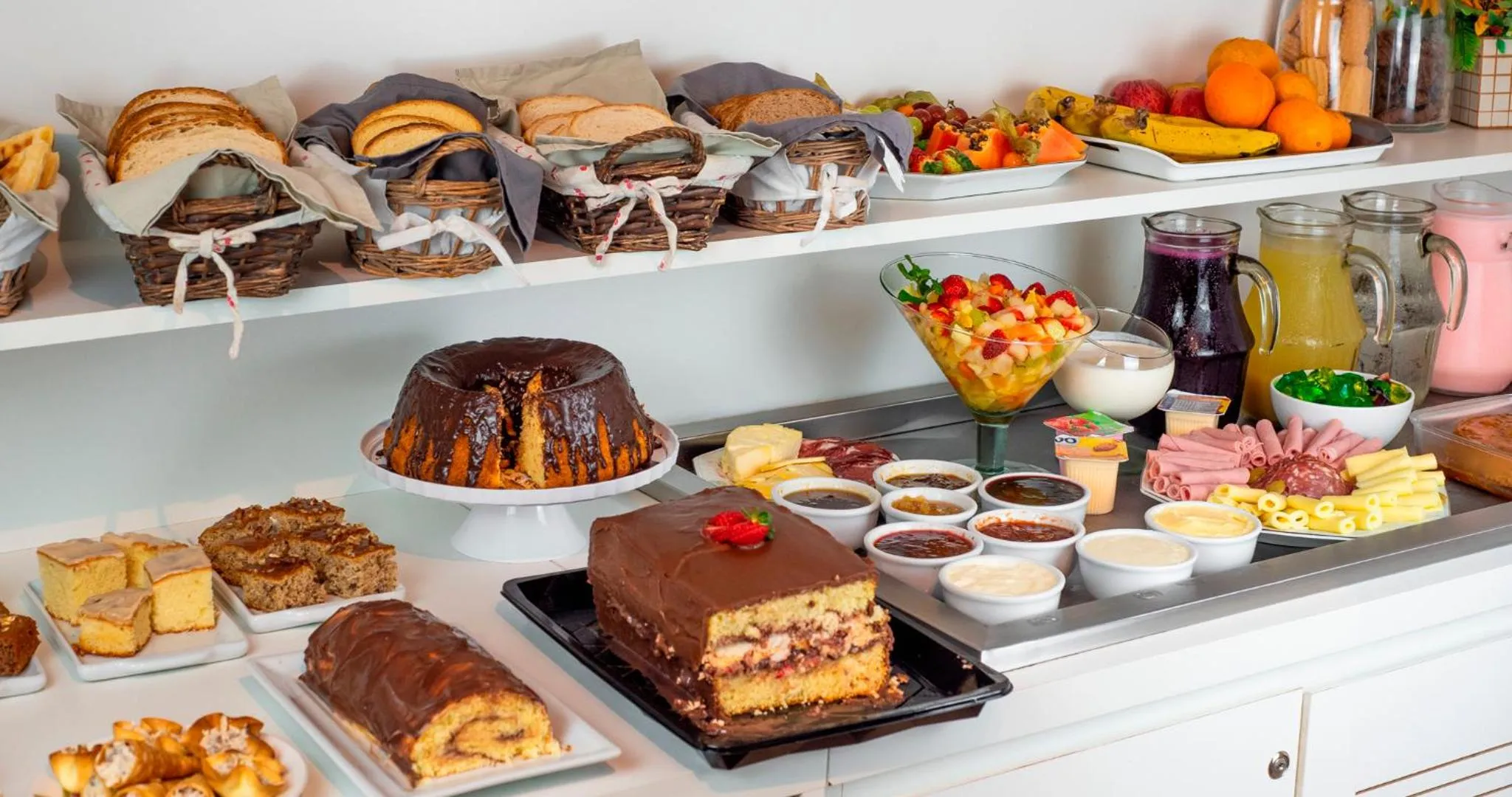 Food and drinks in Pousada Tia Eni