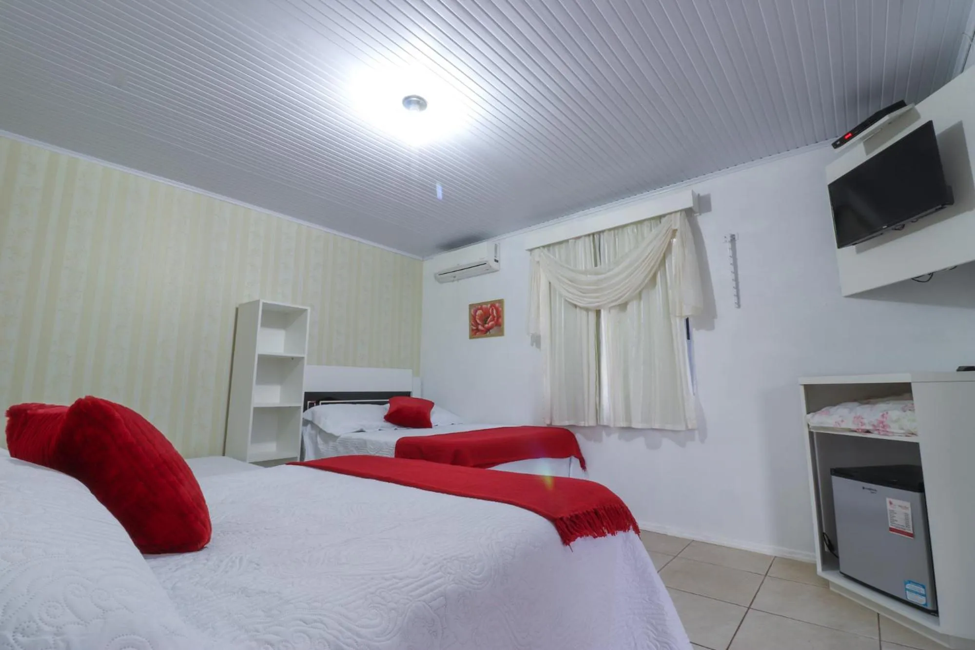 Property building, Bed in Pousada Tia Eni