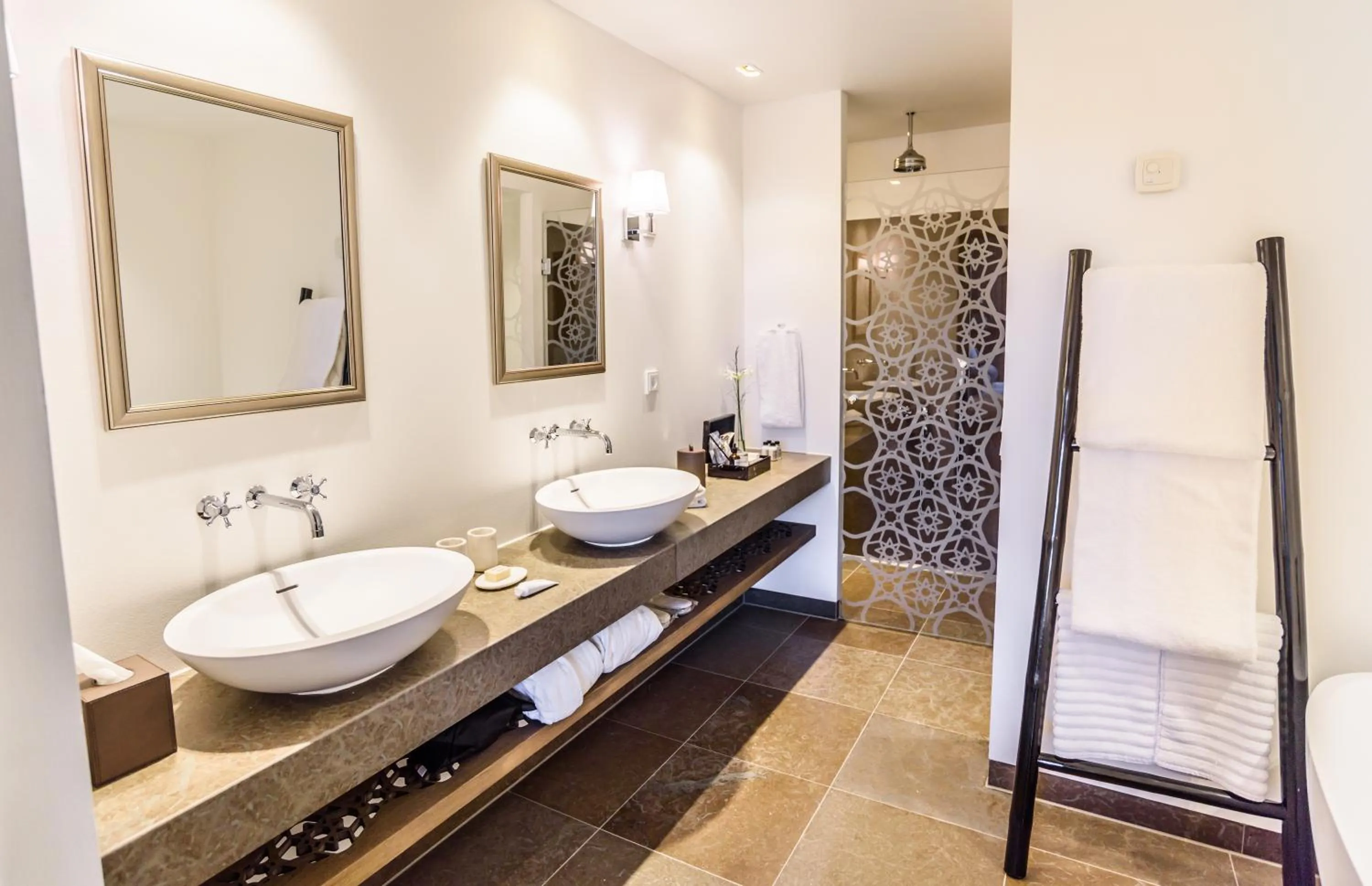 Shower in Nimb Hotel