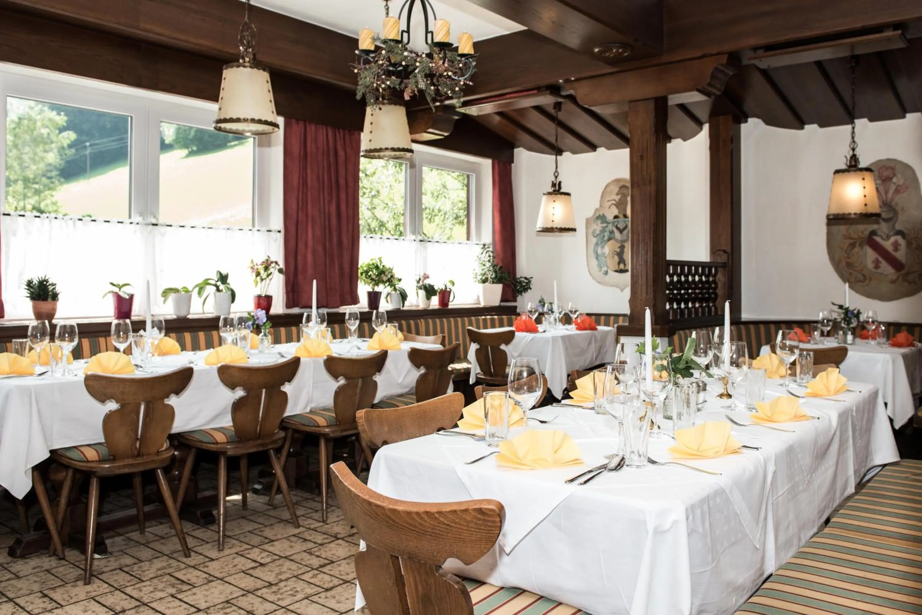 Restaurant/places to eat in Alpenhotel Ensmann