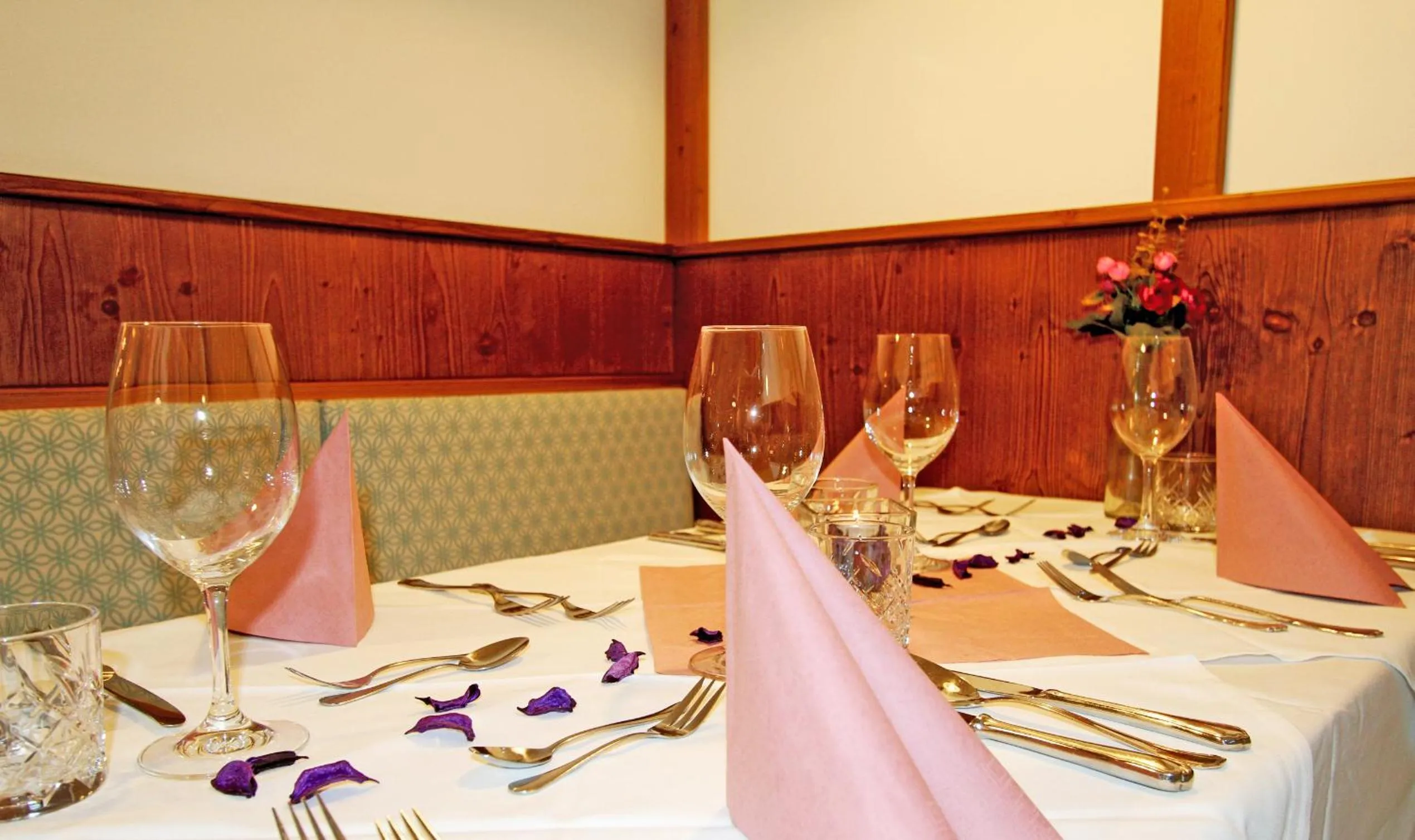 Restaurant/places to eat in Alpenhotel Ensmann