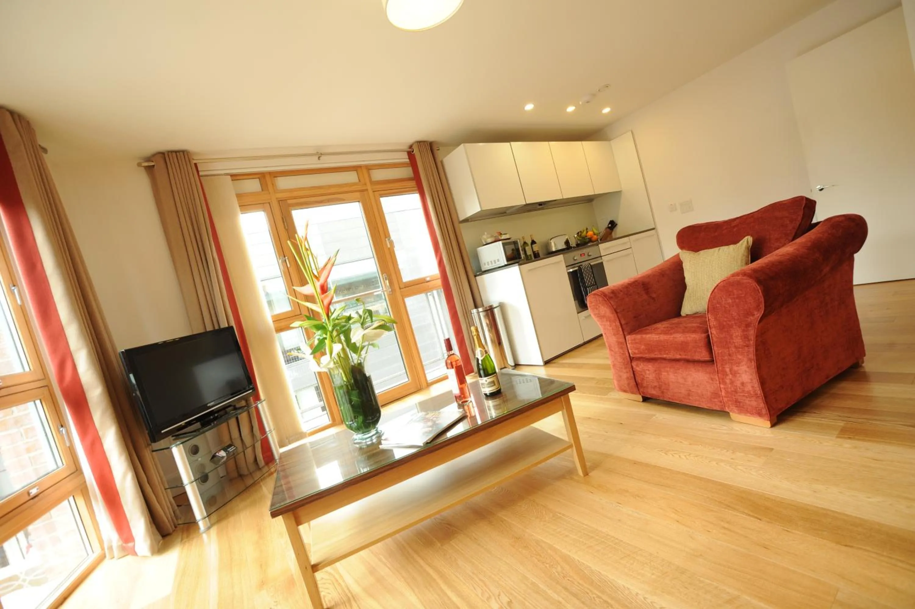 PREMIER SUITES Bristol Cabot