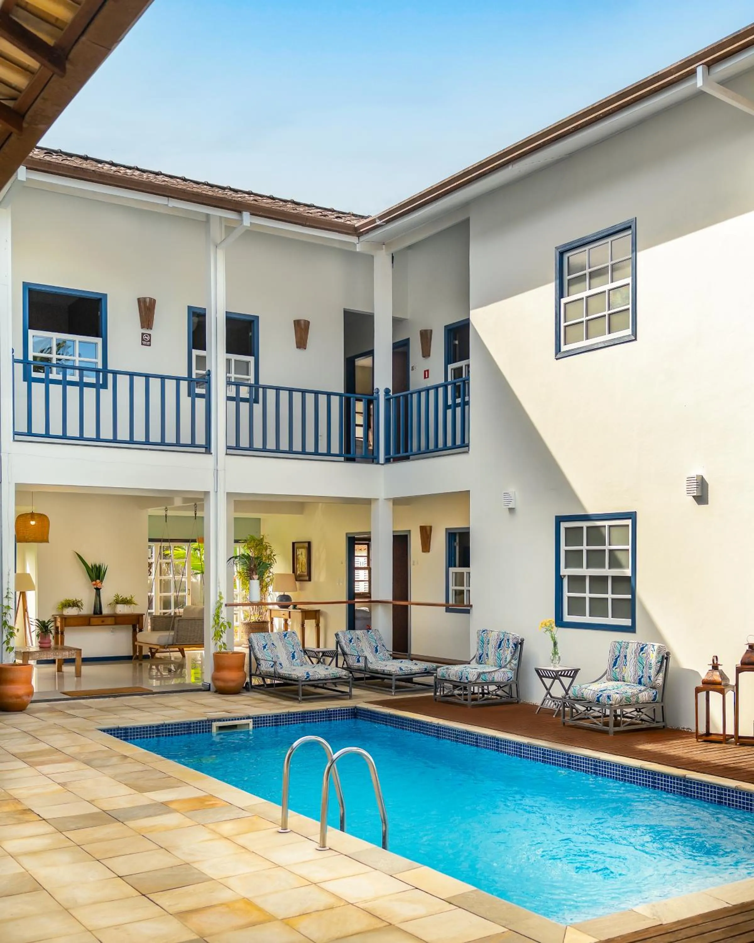 Swimming pool in Casa Poema Paraty