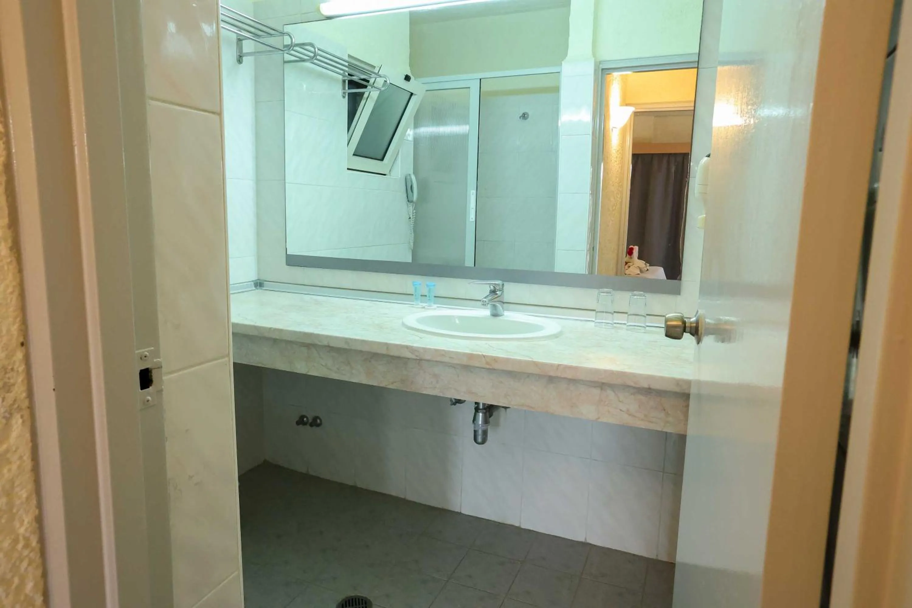 Bathroom in Filerimos Village Hotel