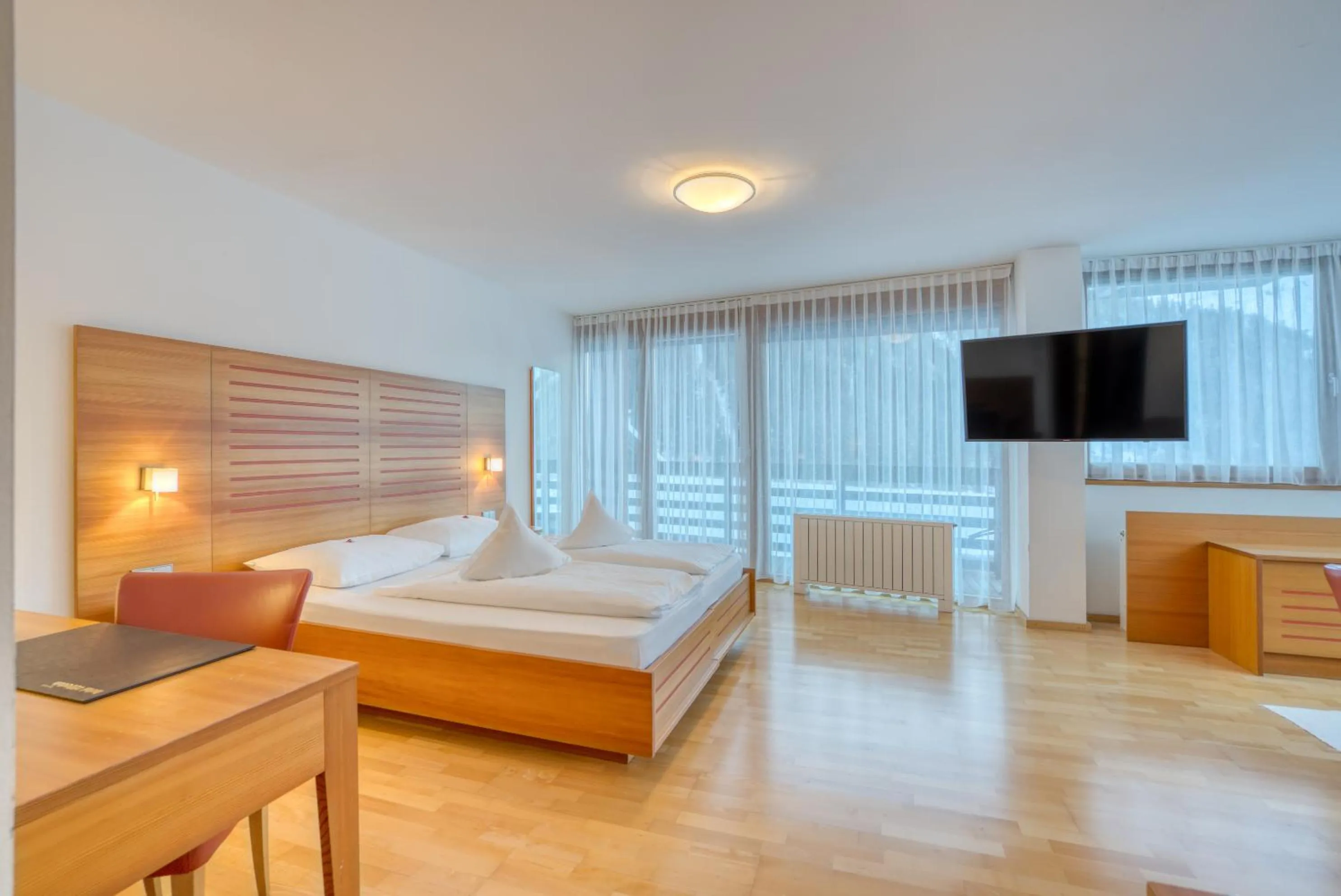 Living room, Bed in Hotel Cevedale