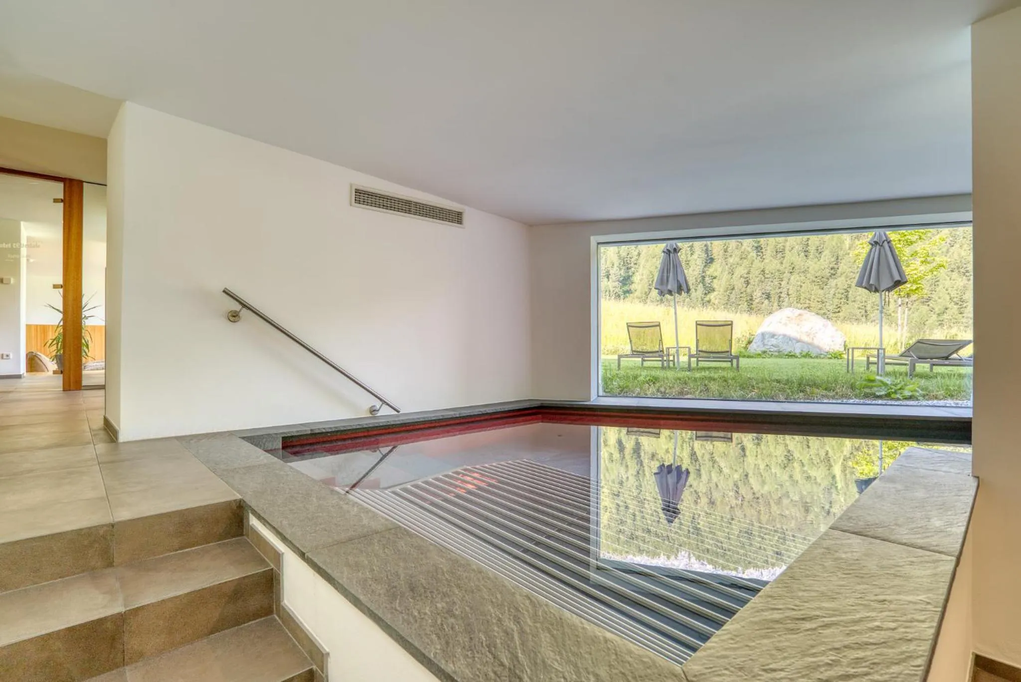 Swimming pool in Hotel Cevedale