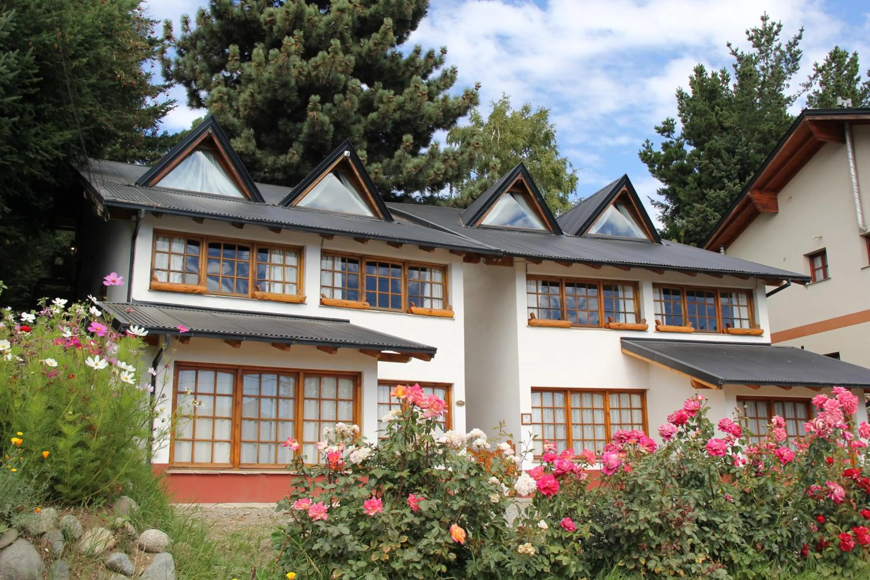 LA PONDEROSA Apart Hotel