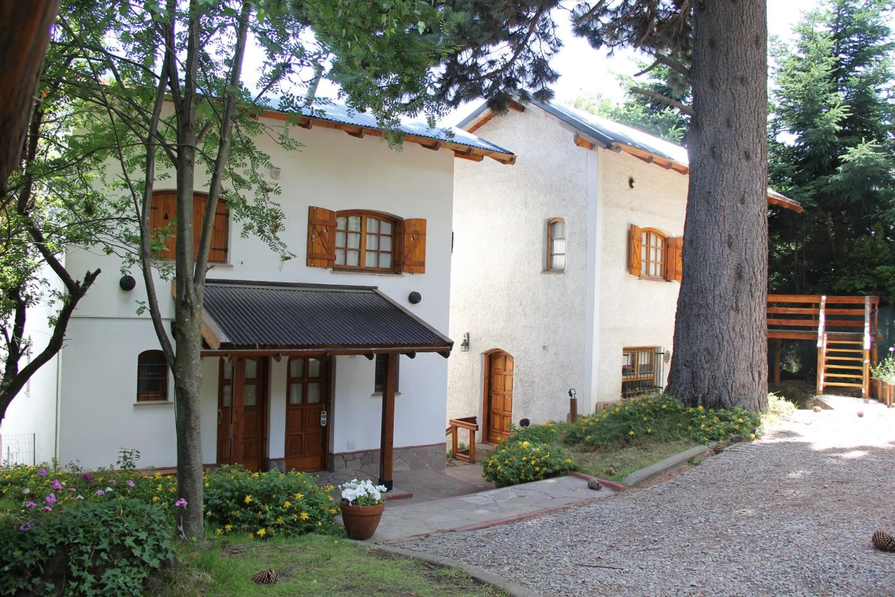 LA PONDEROSA Apart Hotel