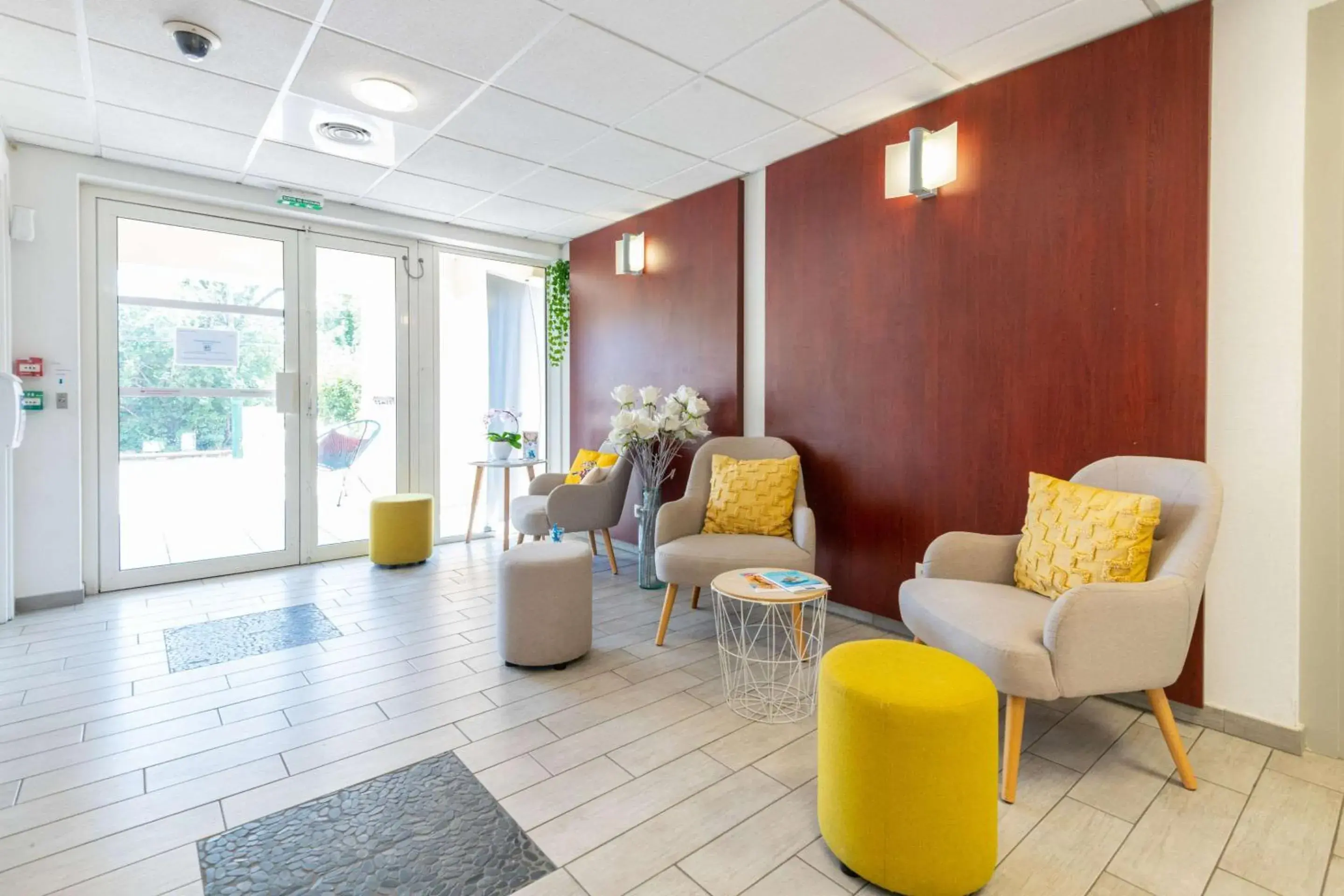 Lobby or reception in Comfort Aparthotel Cannes Mandelieu Lobby or reception in Comfort Aparthotel Cannes Mandelieu