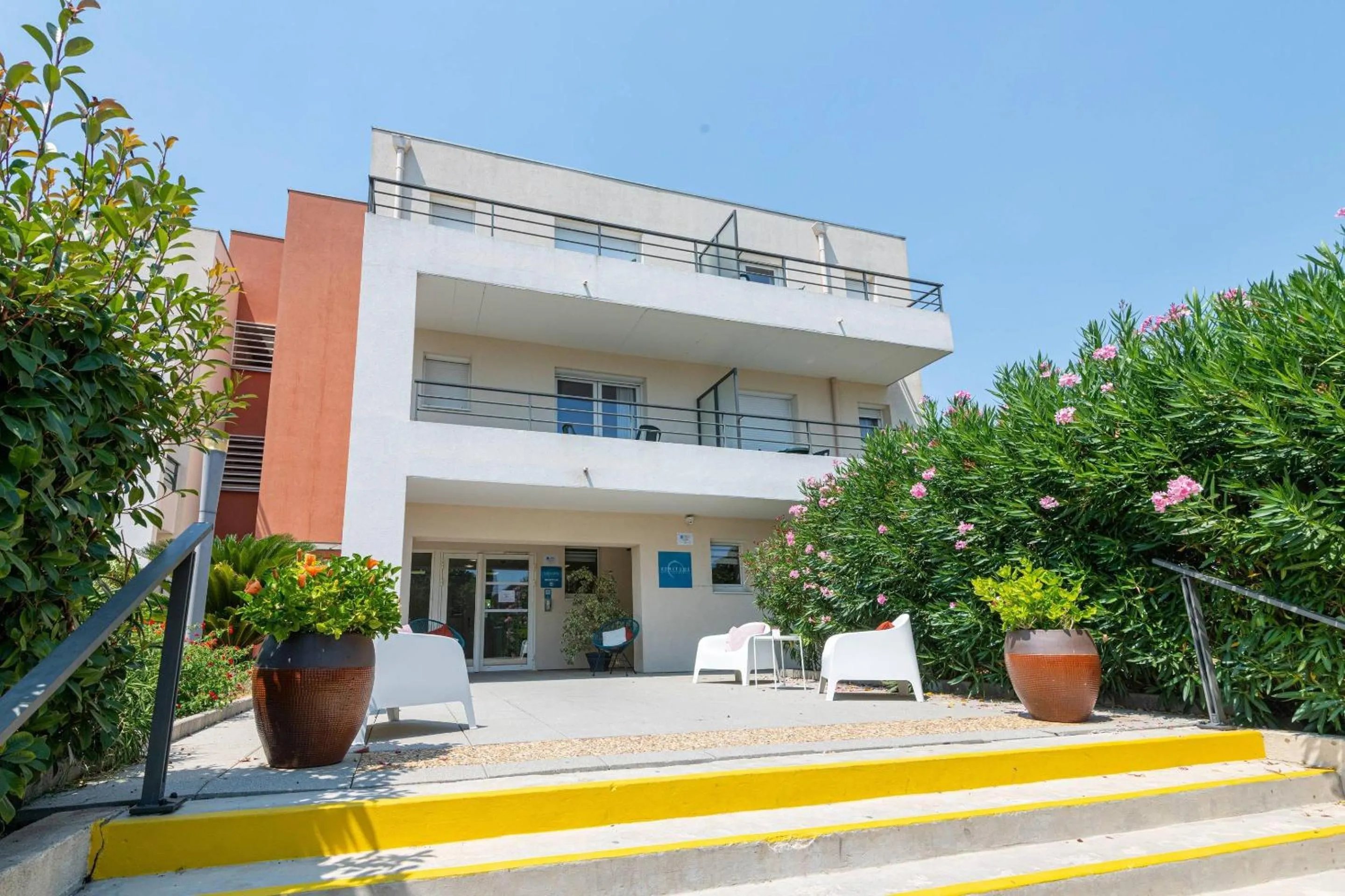 Property building in Comfort Aparthotel Cannes Mandelieu