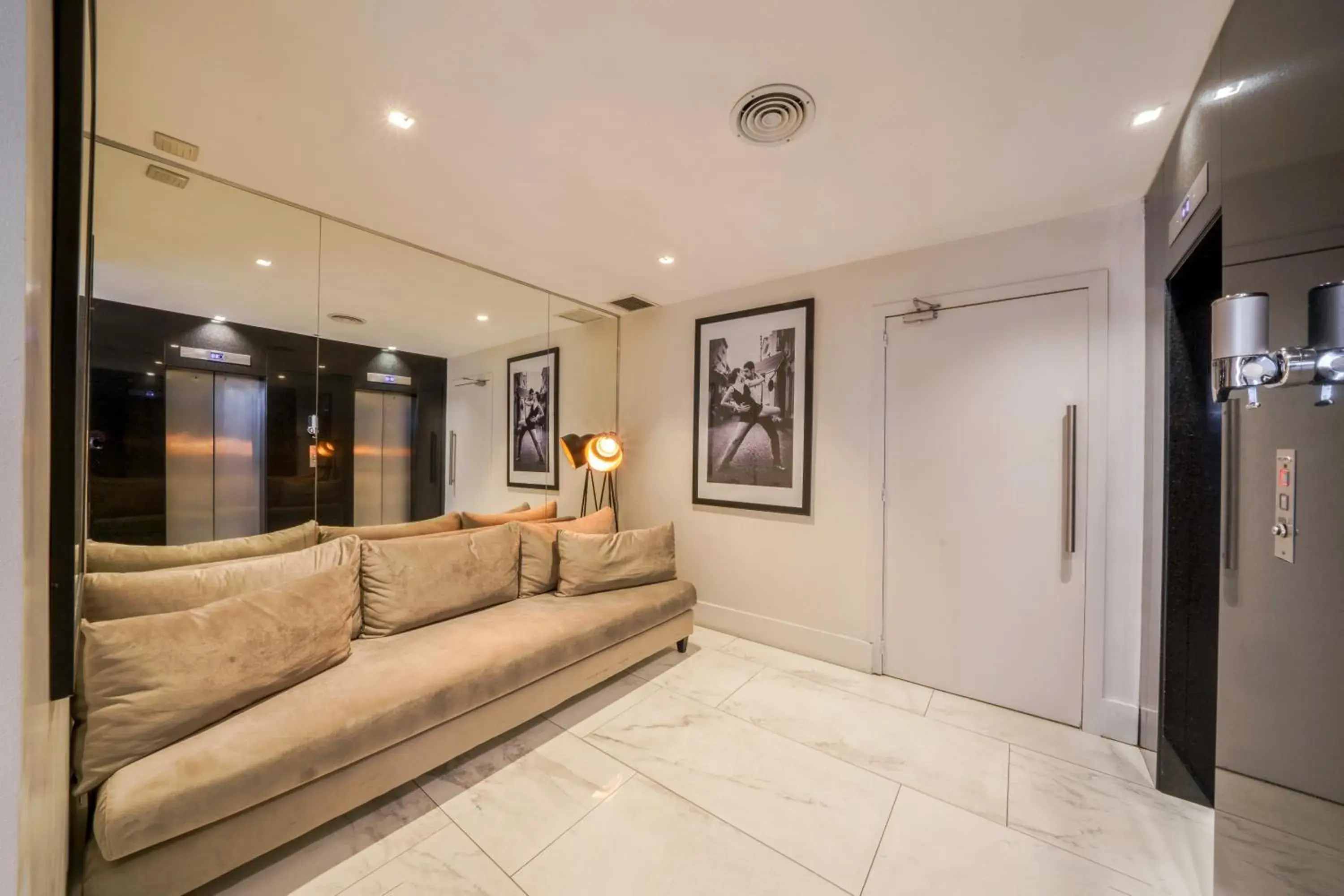 Lobby or reception in Principado Downtown Lobby or reception in Principado Downtown