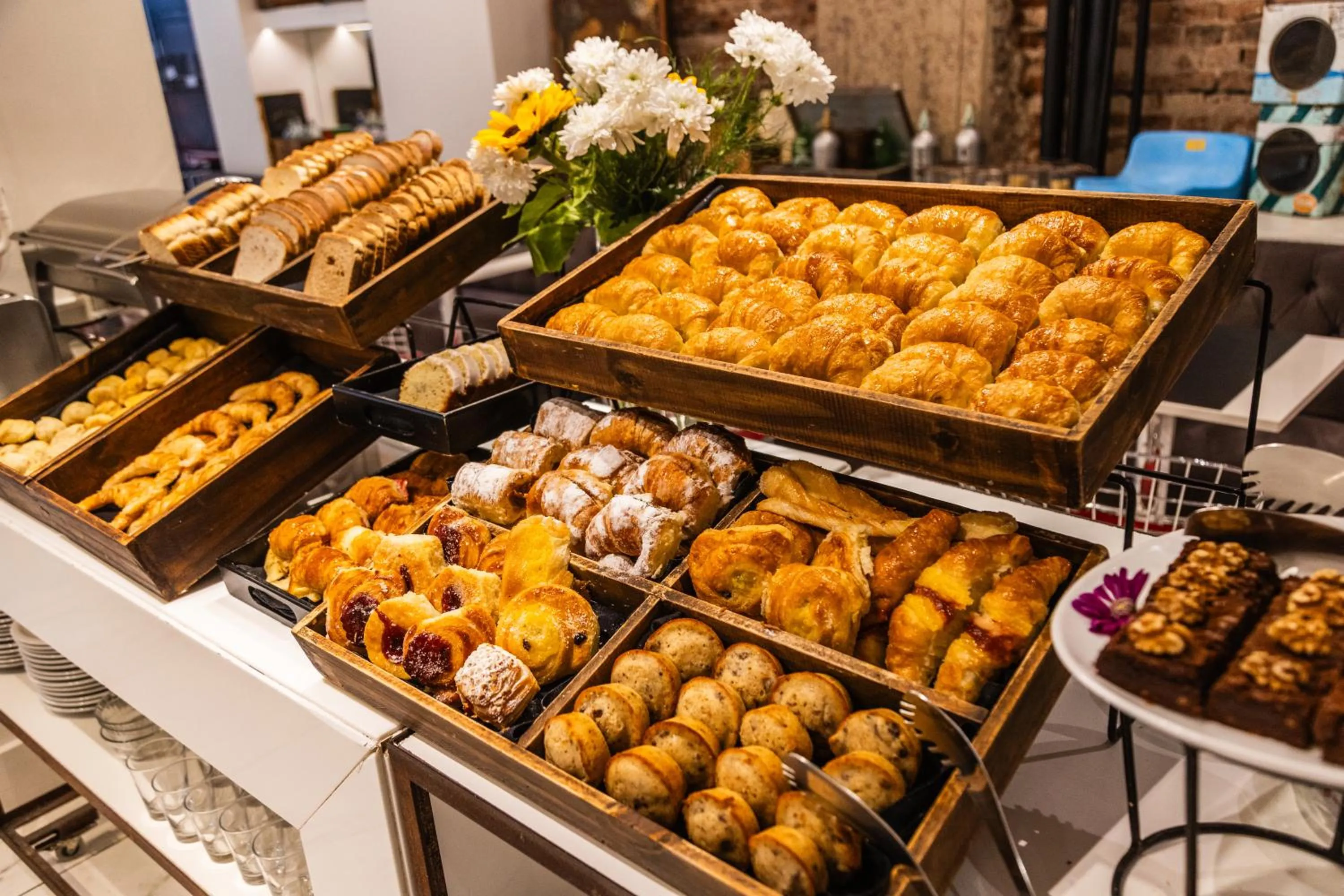 Breakfast in Principado Downtown