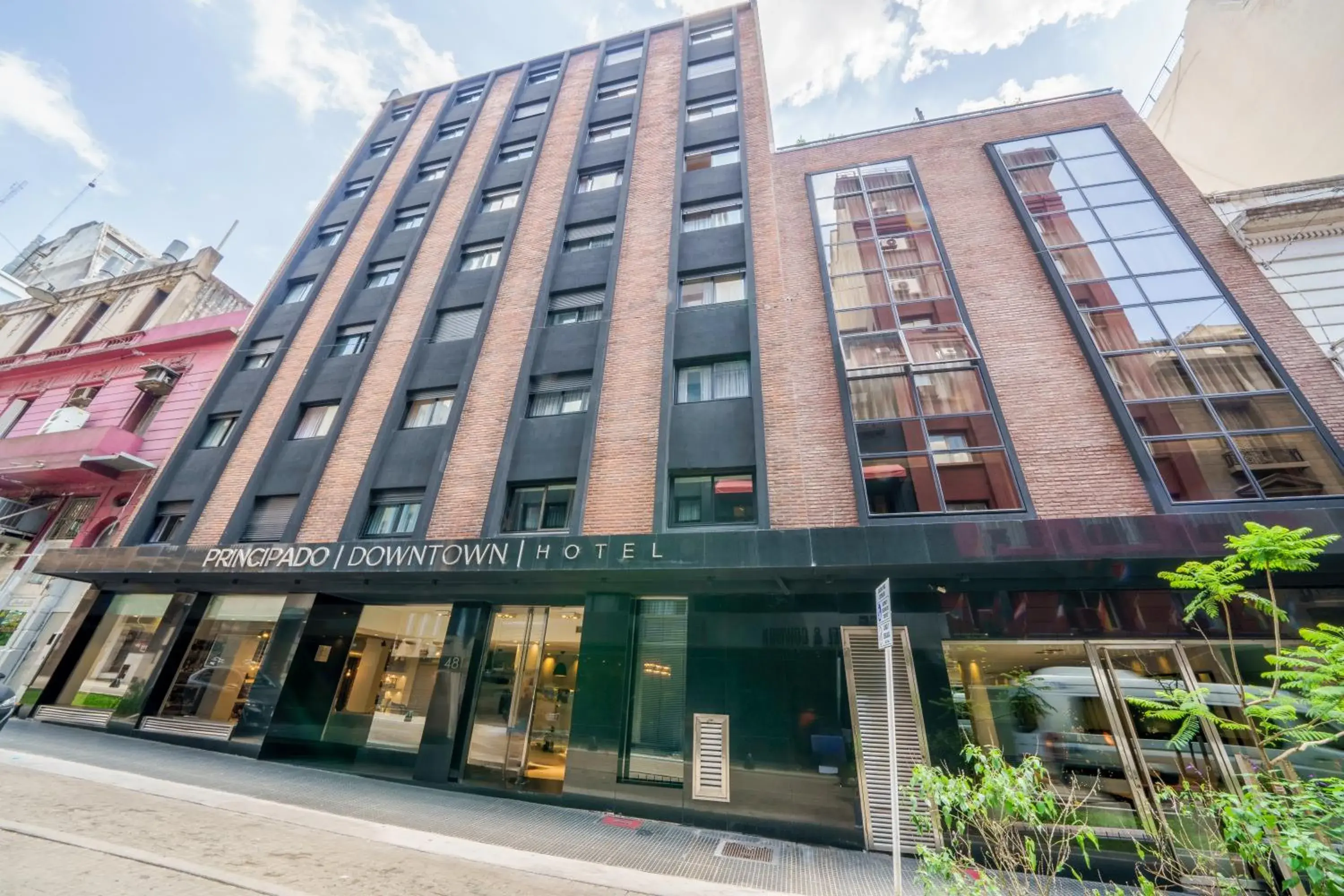 Facade/entrance in Principado Downtown Facade/entrance in Principado Downtown