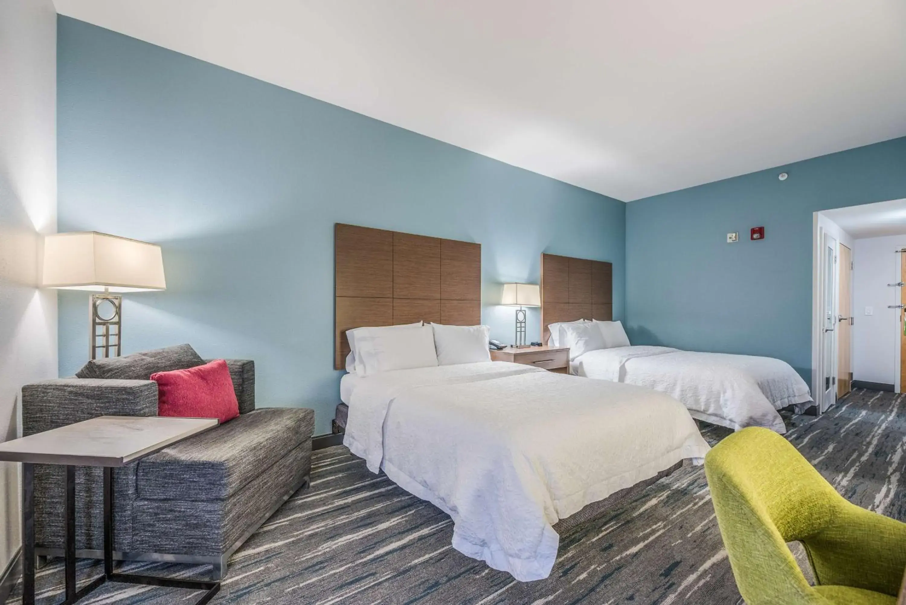 Bed in Hampton Inn Oakland-Hayward Bed in Hampton Inn Oakland-Hayward