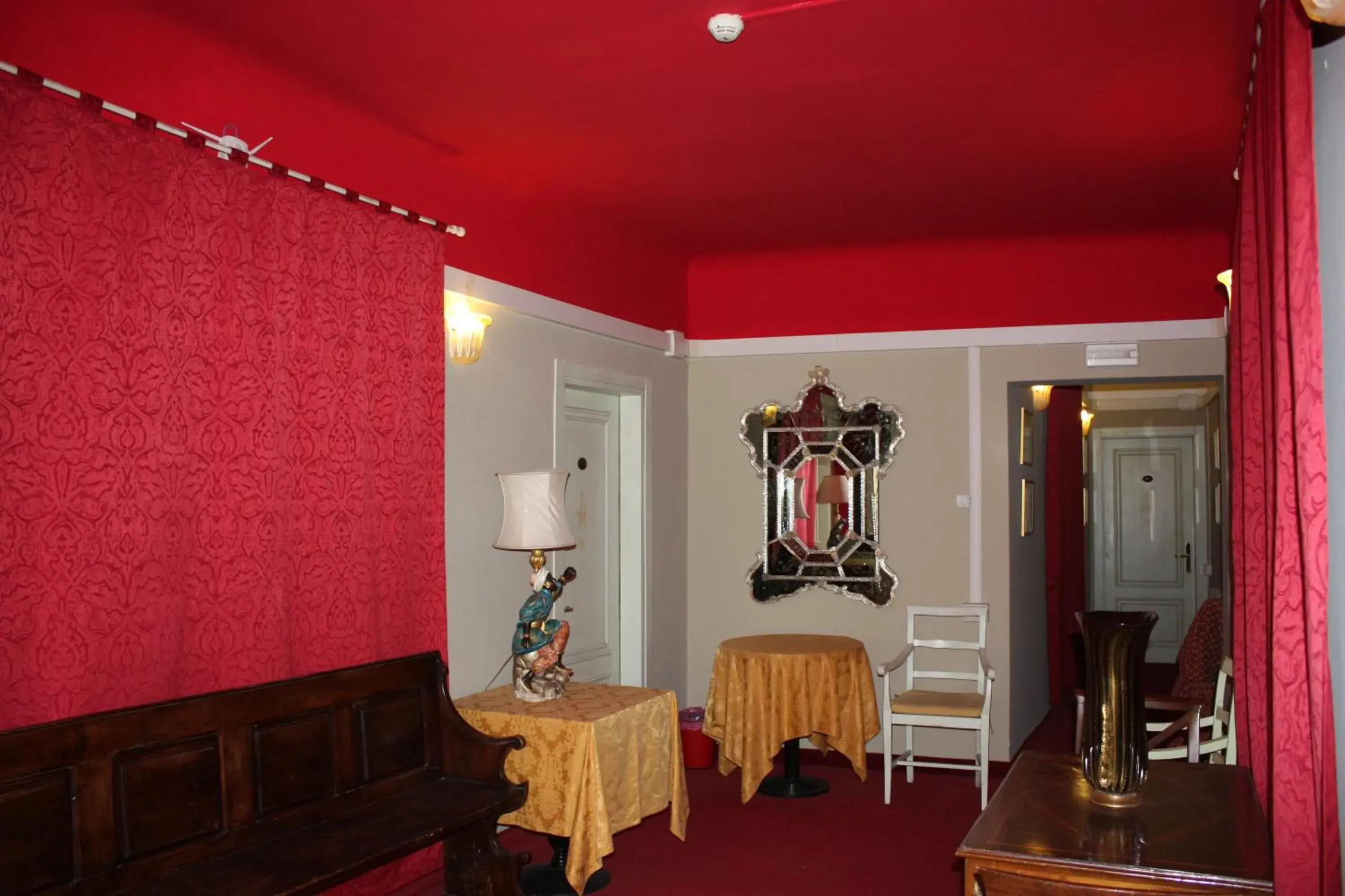 Photo of the whole room in Ca' Pedrocchi Photo of the whole room in Ca' Pedrocchi