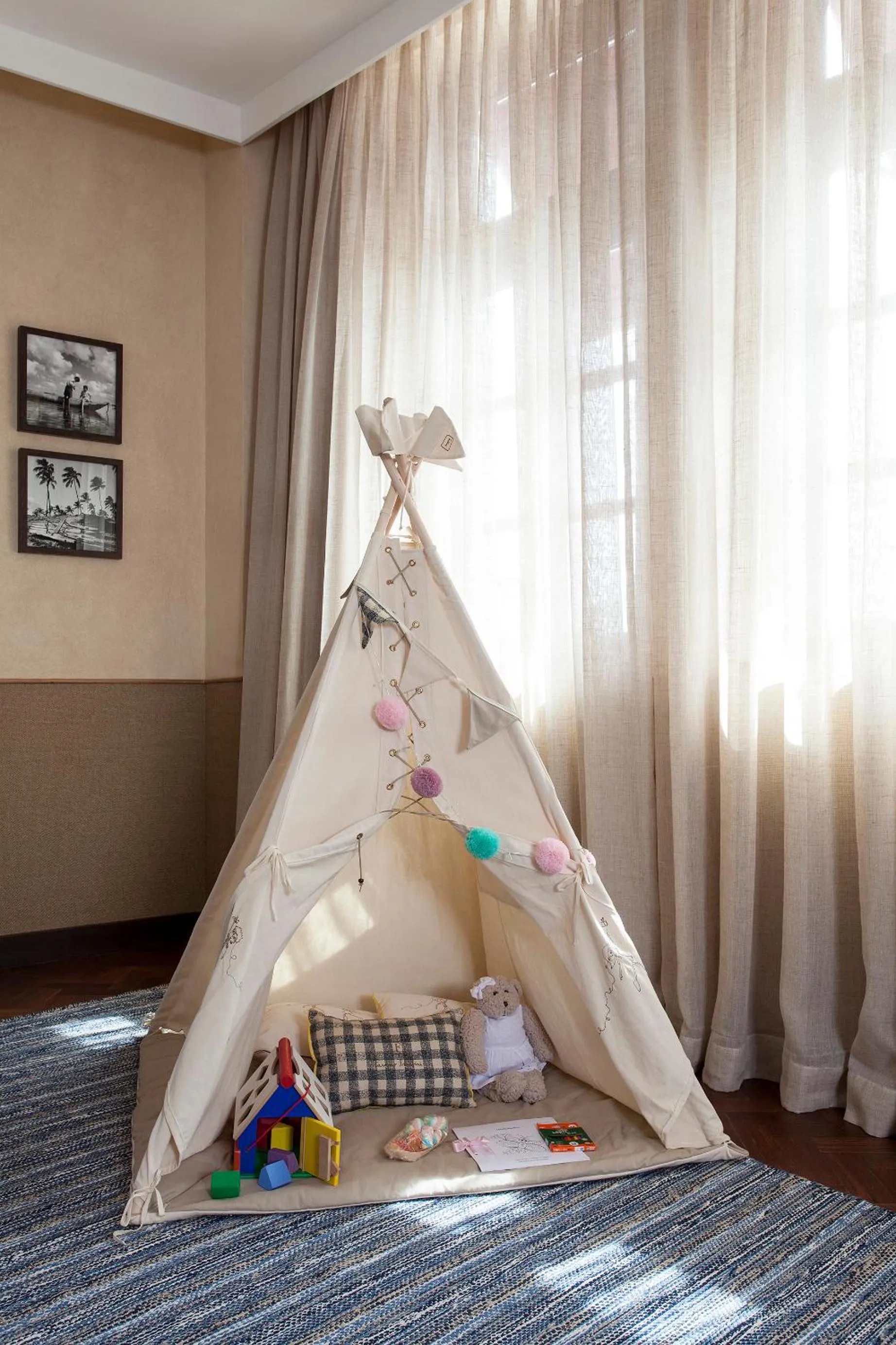Decorative detail, Bed in Hotel Fasano Salvador