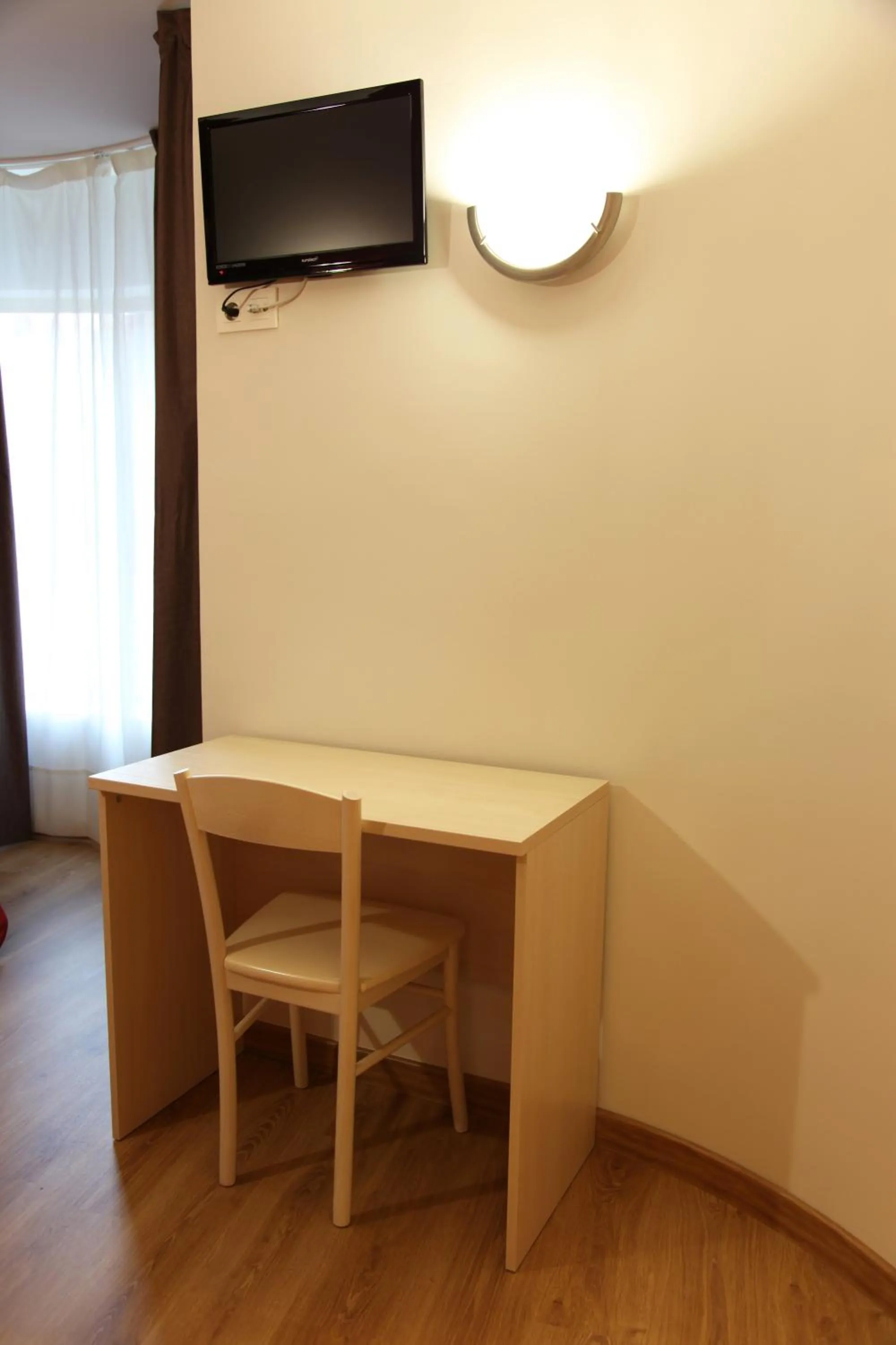 TV and multimedia in Hostal Santel San Marcos