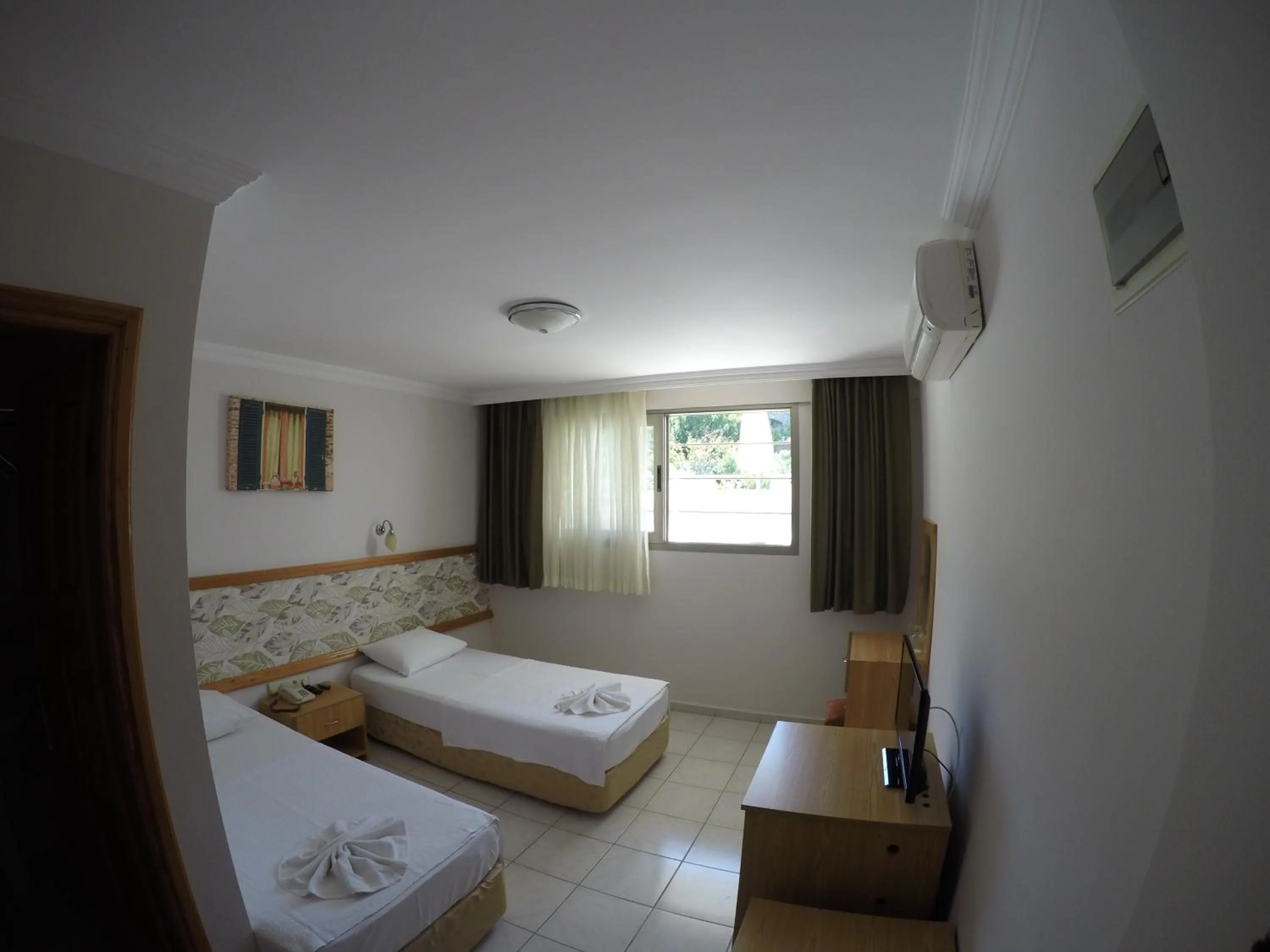 Photo of the whole room, Bed in Gun-Ay Hotel