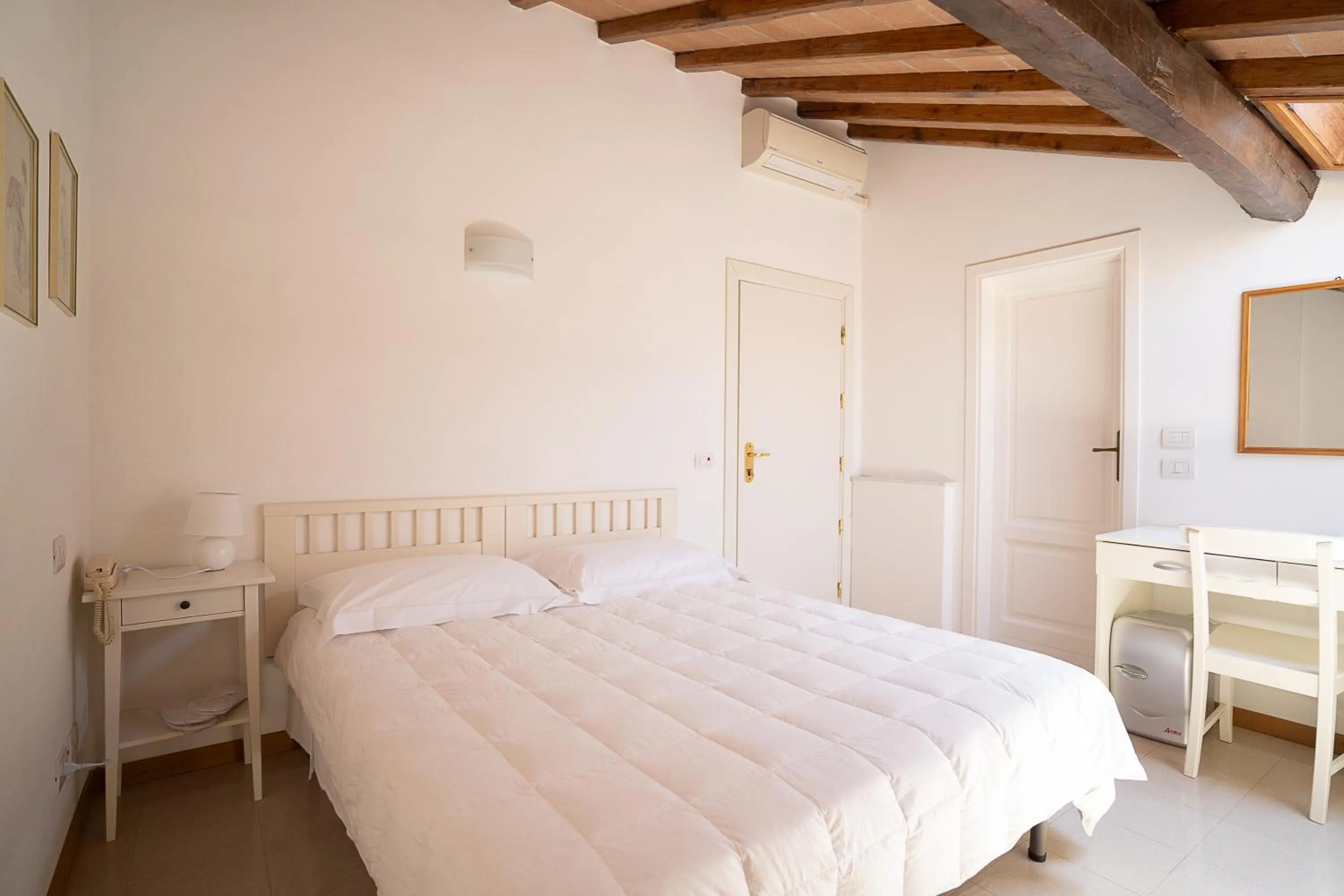 Bed in Hotel Bellonda