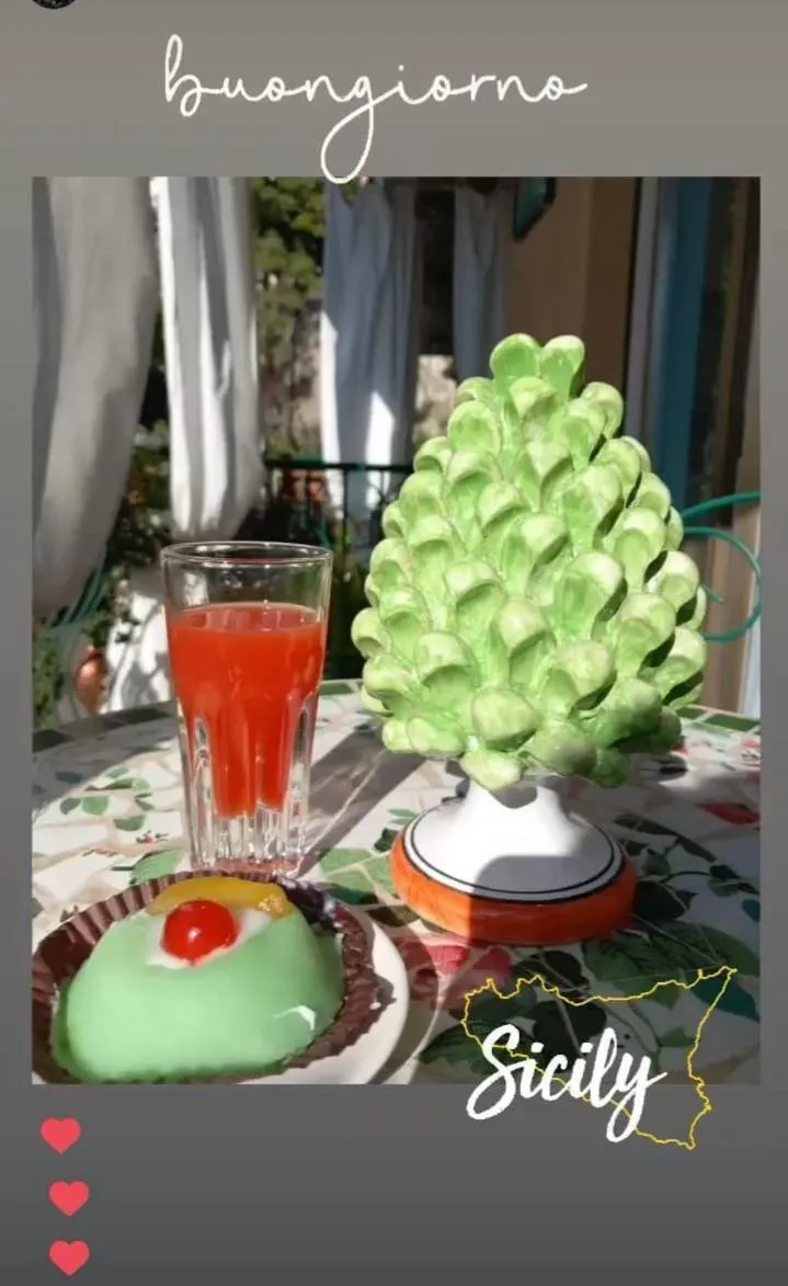 Breakfast in Bed and Breakfast Rosangela