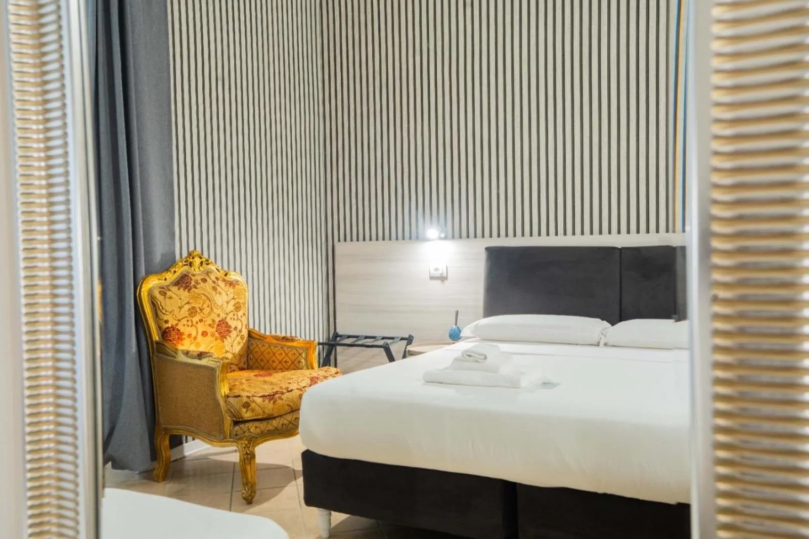 Bed in Hotel Trieste