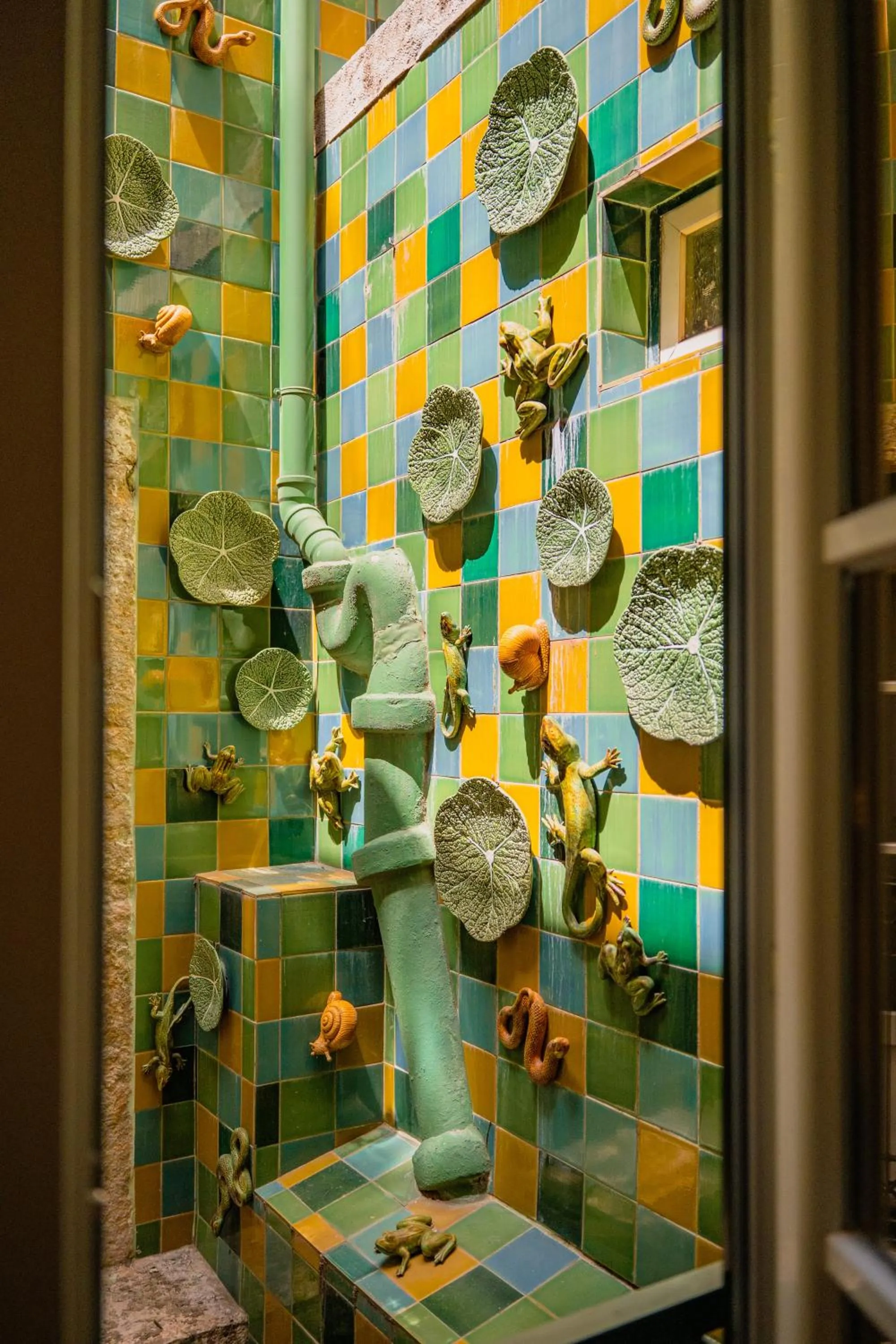 Decorative detail in Monte Belvedere Hotel by Shiadu