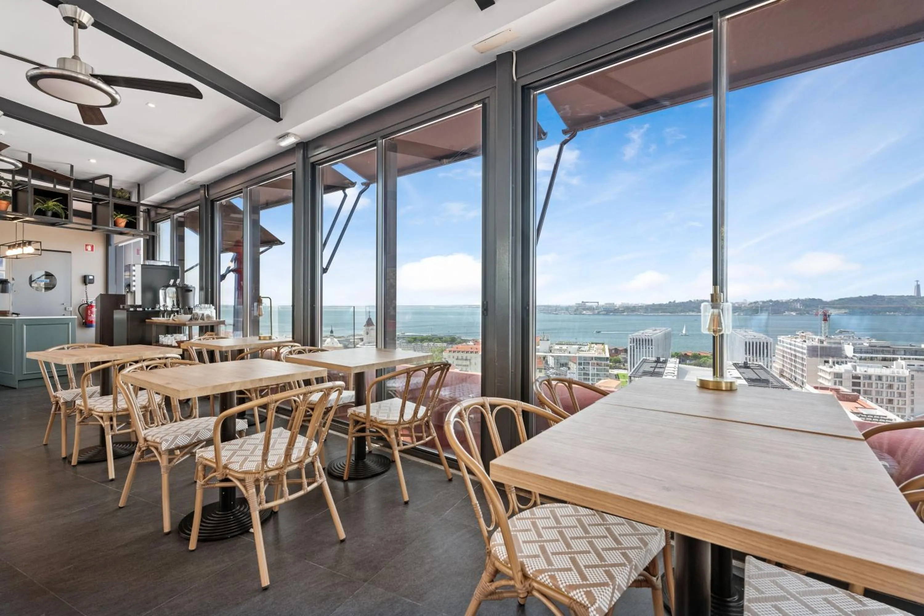 Day in Monte Belvedere Hotel by Shiadu