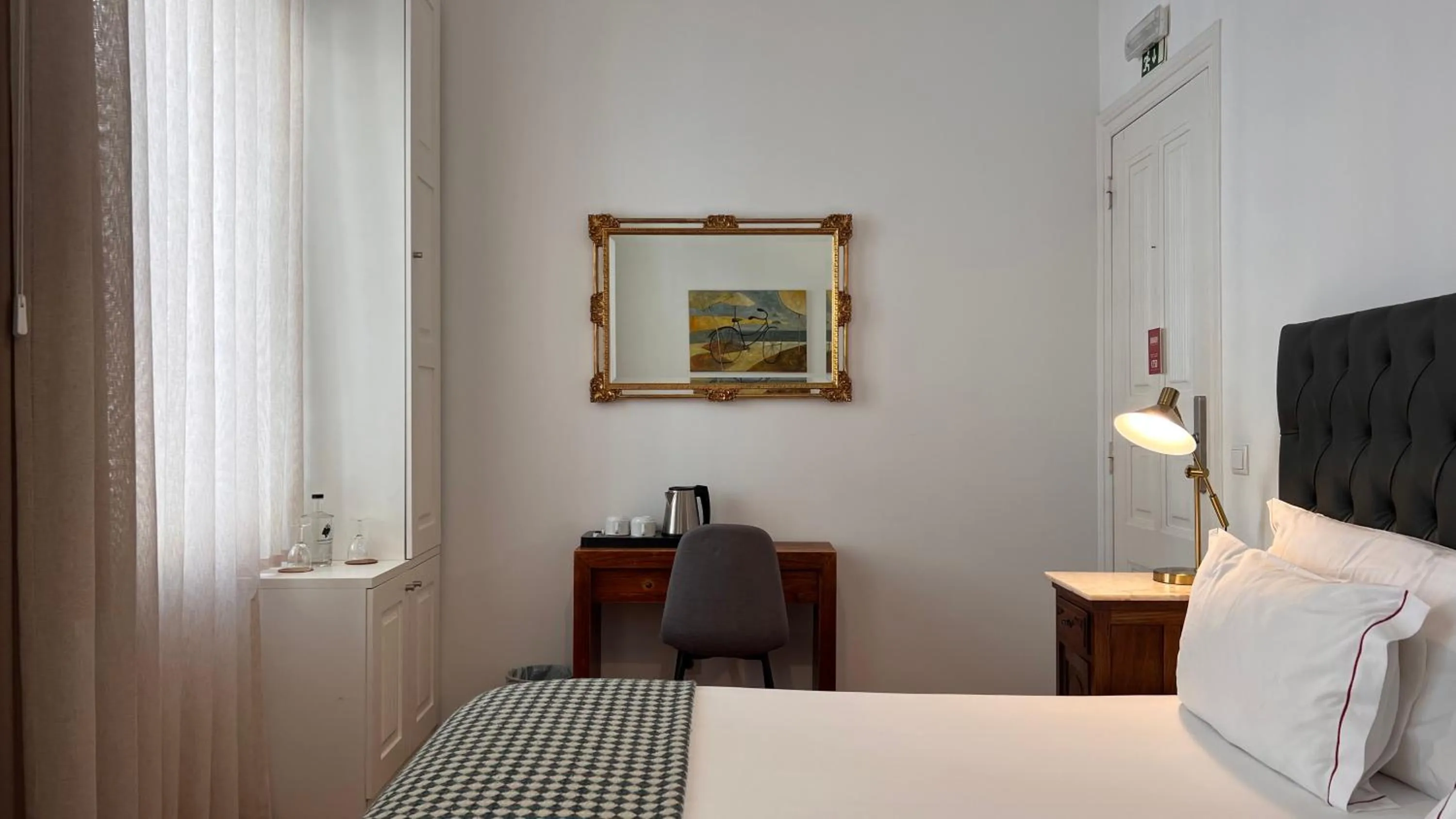 Bed in Monte Belvedere Hotel by Shiadu