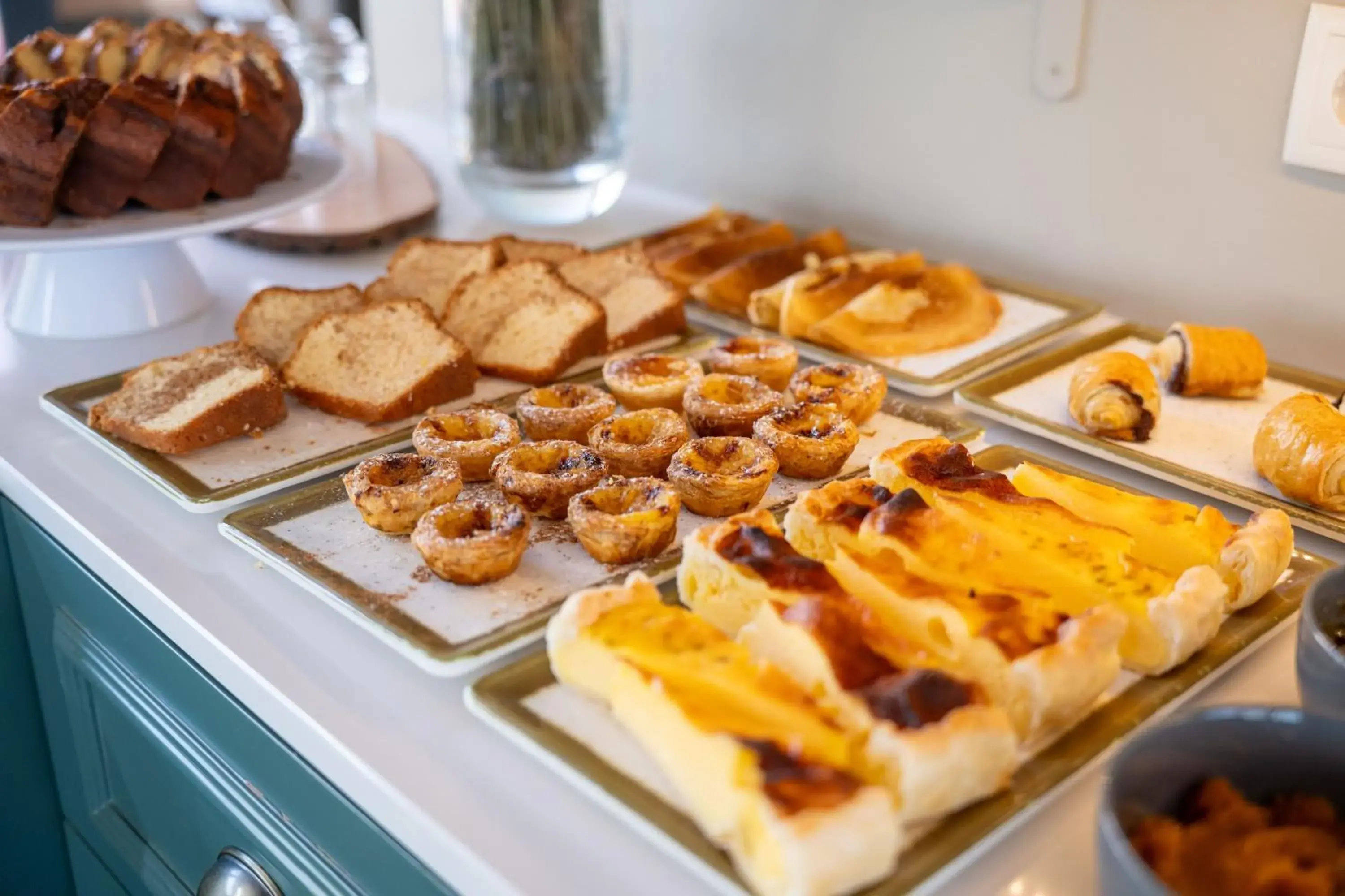 Food and drinks in Monte Belvedere Hotel by Shiadu Food and drinks in Monte Belvedere Hotel by Shiadu